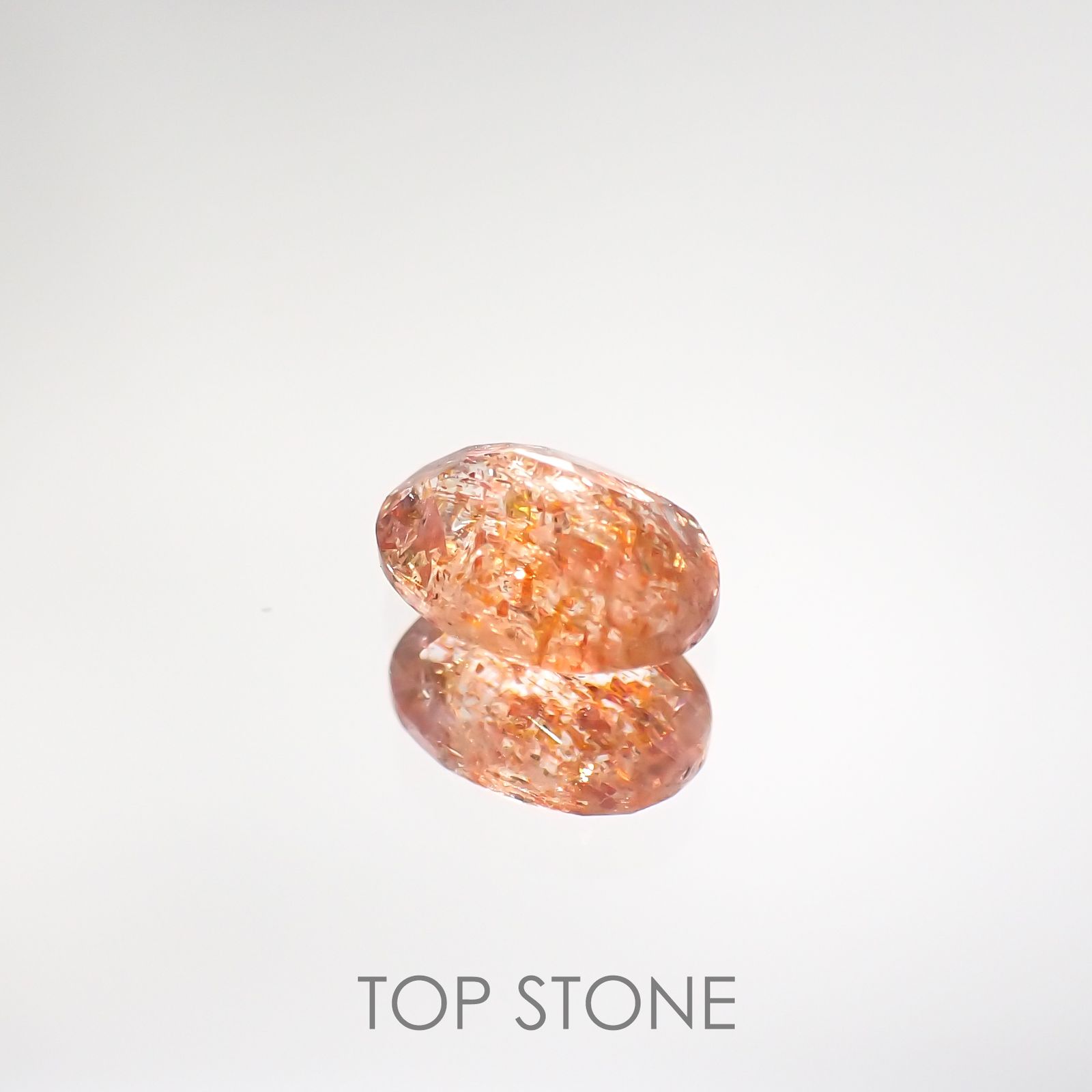 イリュージョンサンストーン(宝石名フェルドスパー) タンザニア産 0.74ct 識別済[210812293]6.8×5.1mm前後