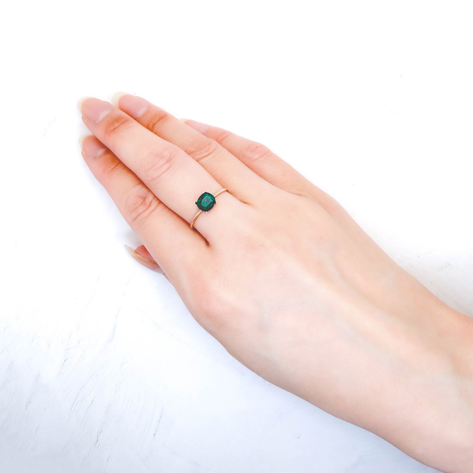 ダイオプテーズ ナミビア産 1.05ct / 6.3x5.5mm前後 [260632300]