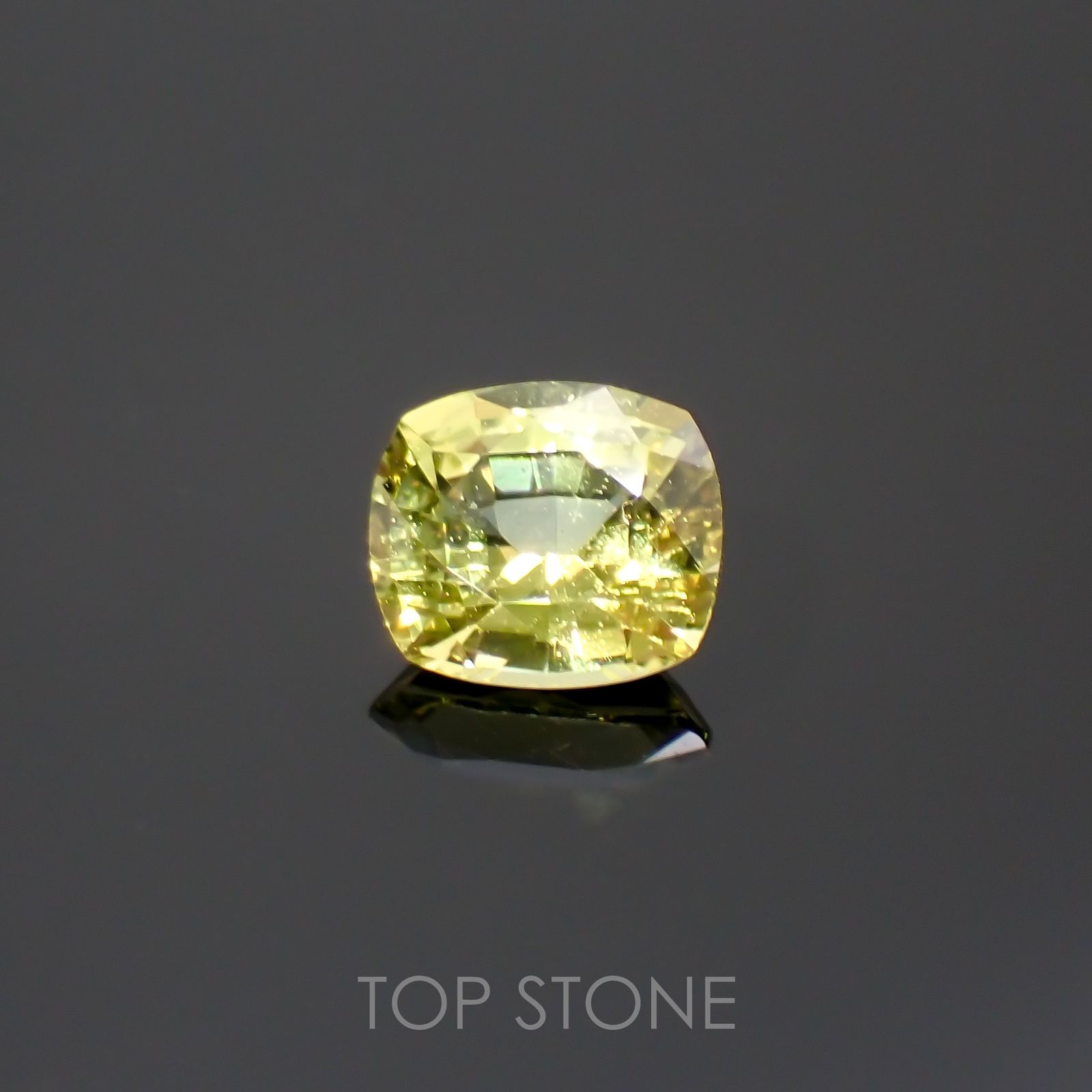 クリソベリル(宝石名クリソベリル)マダガスカル産 0.57ct 識別済[220114485]5.1x4.6mm前後