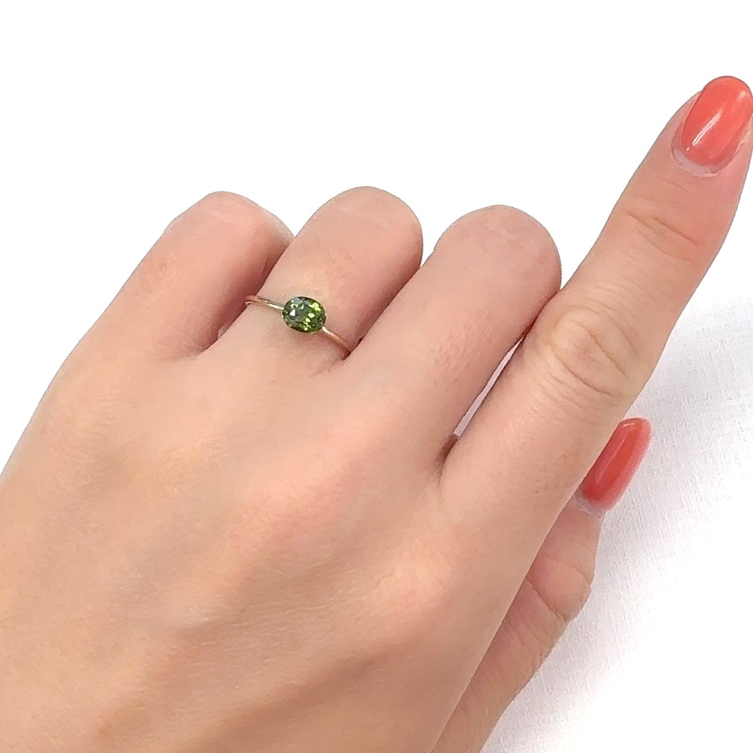 グリーンジルコン スリランカ/カンボジア産 0.93ct[240929089]6x4.9mm前後