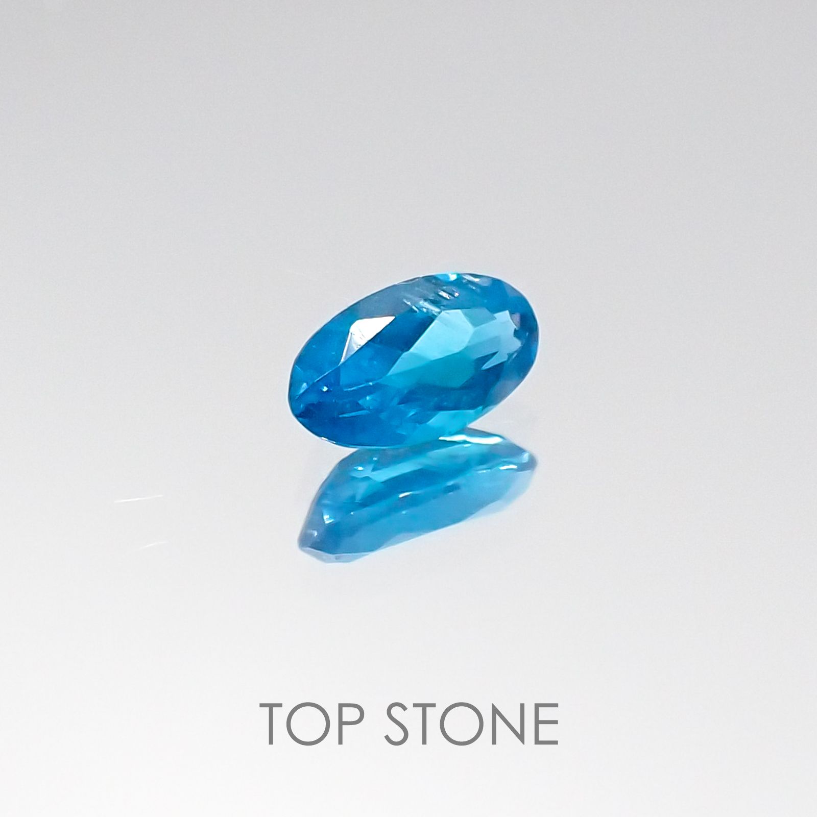 ネオンブルーアパタイト(宝石名アパタイト) ブラジル産 0.22ct 識別済[20095973]5.2×2.9mm前後