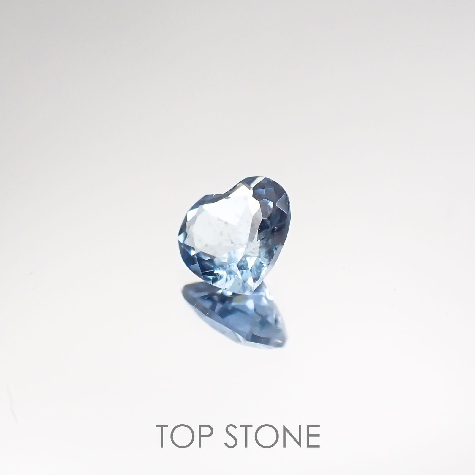 サンタマリアアクアマリン(宝石名アクアマリン) ブラジル産 0.35ct 識別済[210711411]4.9×5mm前後