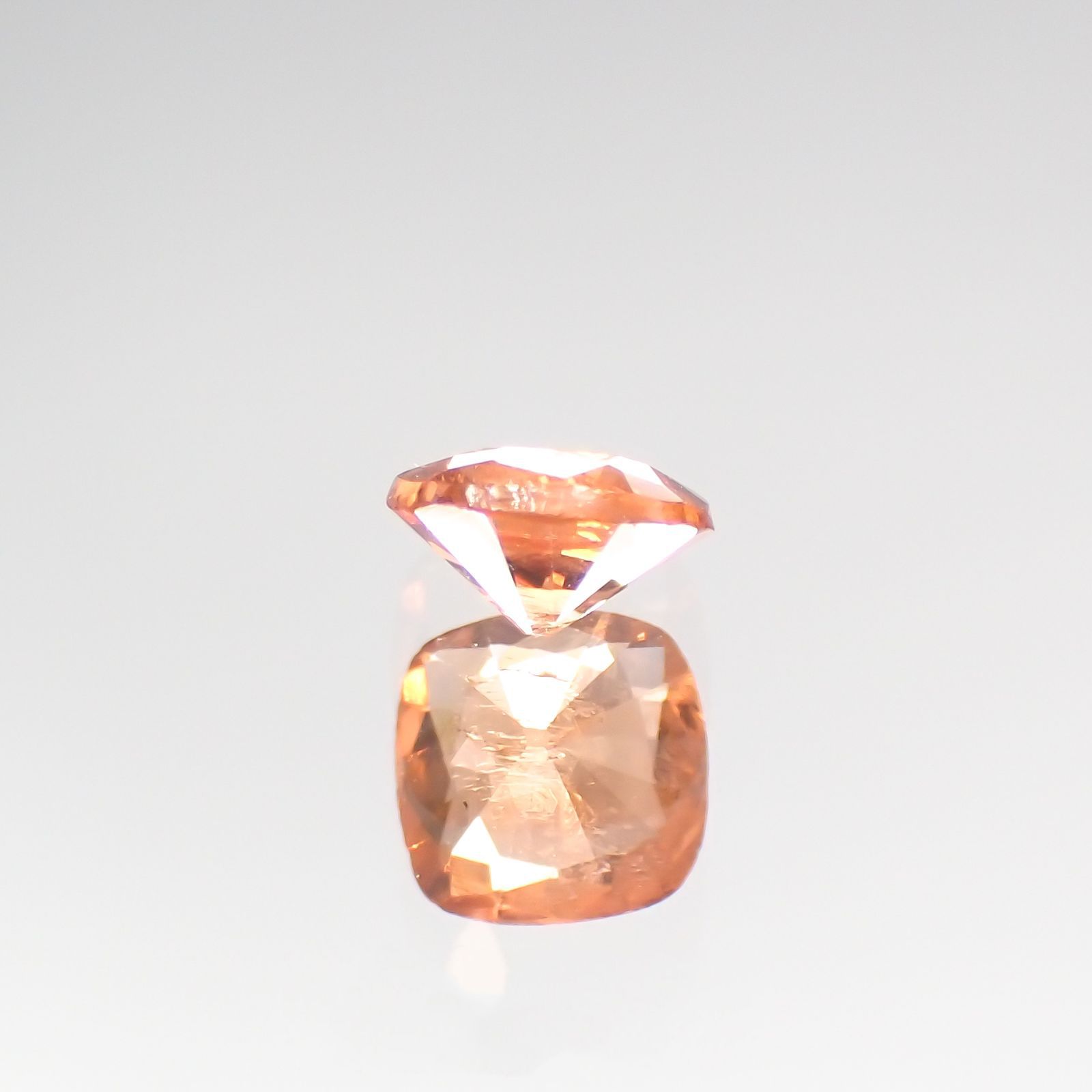 トリプライト(宝石名トリプライト) ブラジル産 0.438ct ソ付(彩珠)[210812513]4.6×4.6mm前後