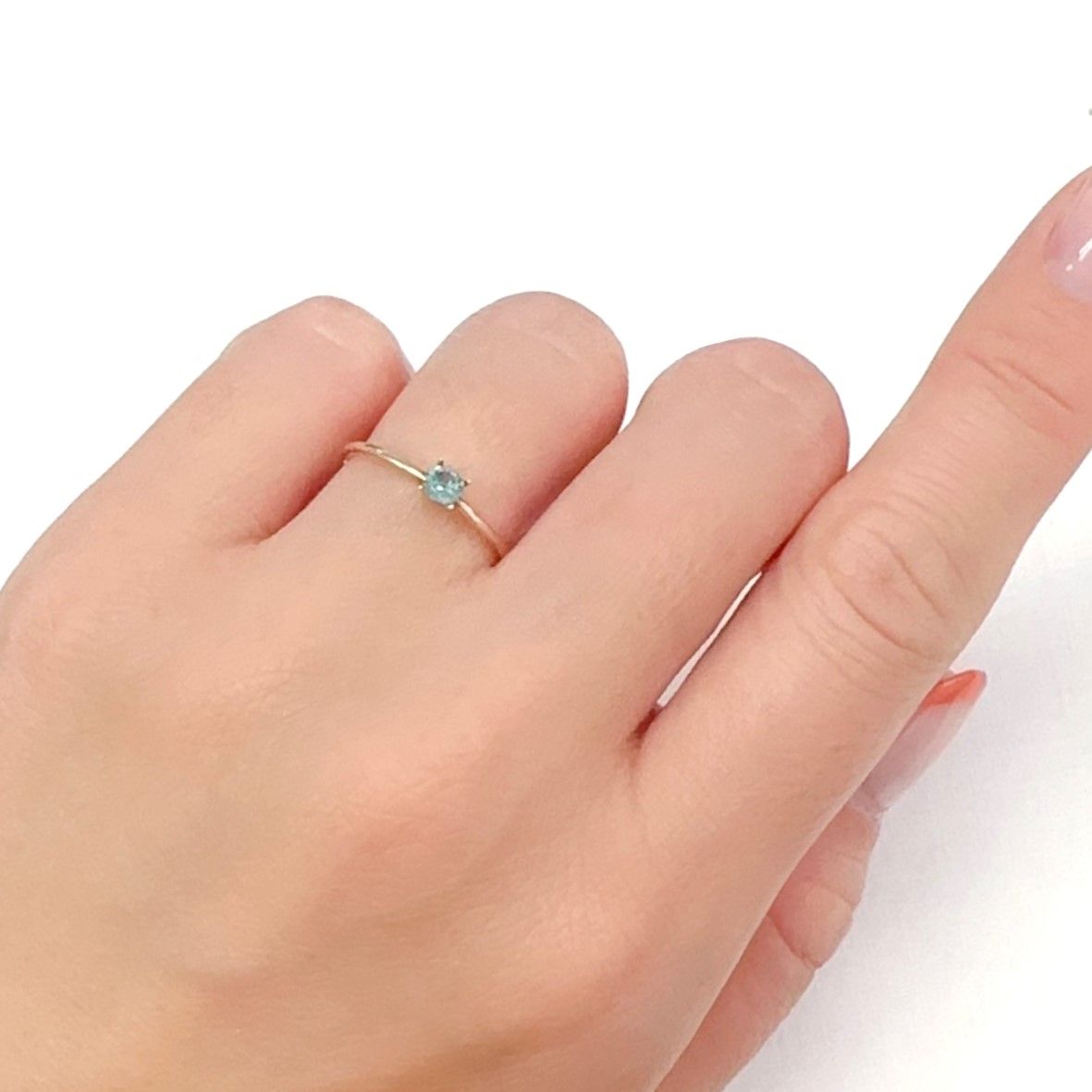 ブルーグリーンコーネルピン(宝石名ブルー グリーン・コーネルピン)タンザニア産 0.14ct 識別済[240527670]3.3x3.3mm前後