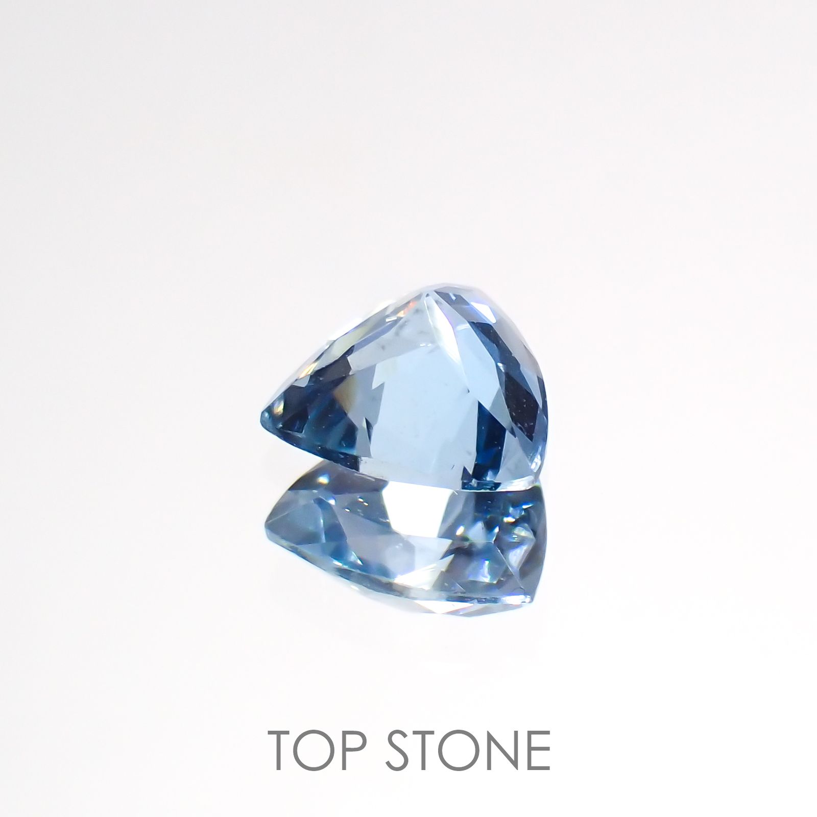 サンタマリアアクアマリン ブラジル産 0.68ct[220114056]6x6.1mm前後