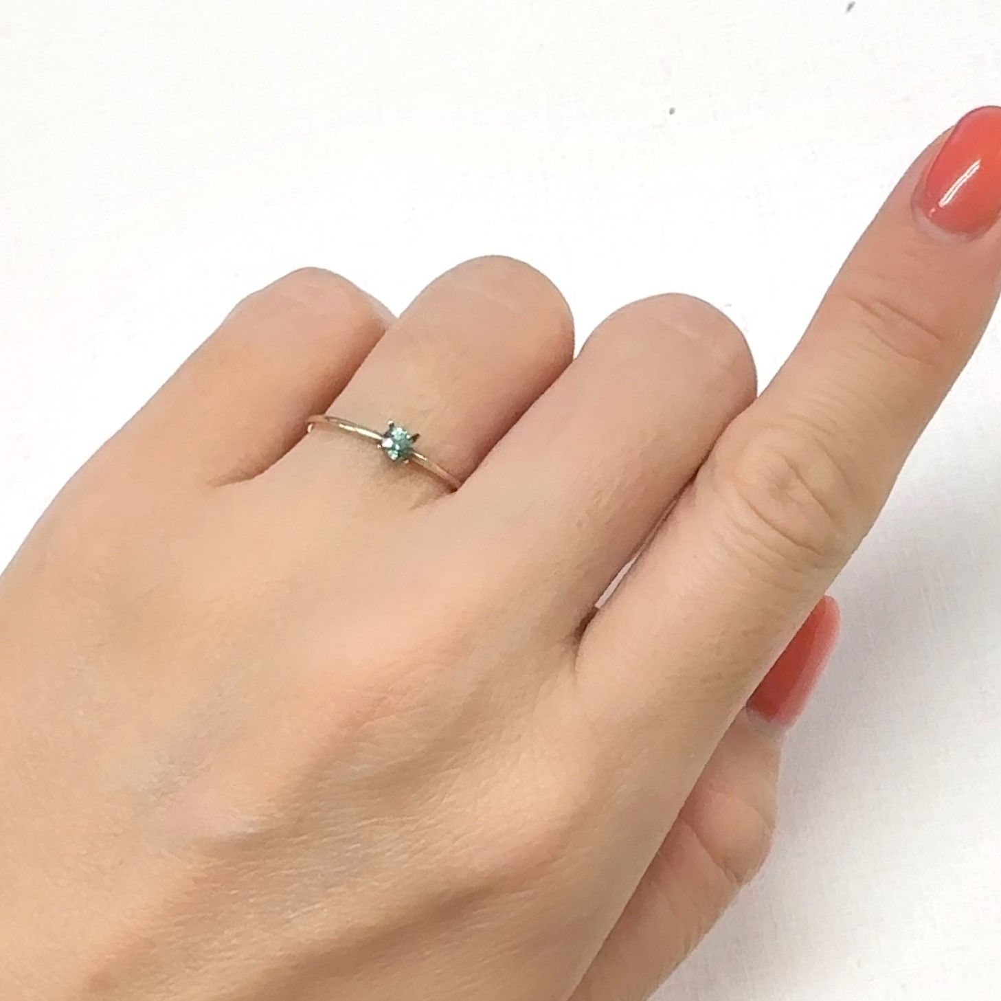 リバースカラーチェンジジルコン ミャンマー・モゴック産 0.19ct[240929171]3.2x3.2mm前後