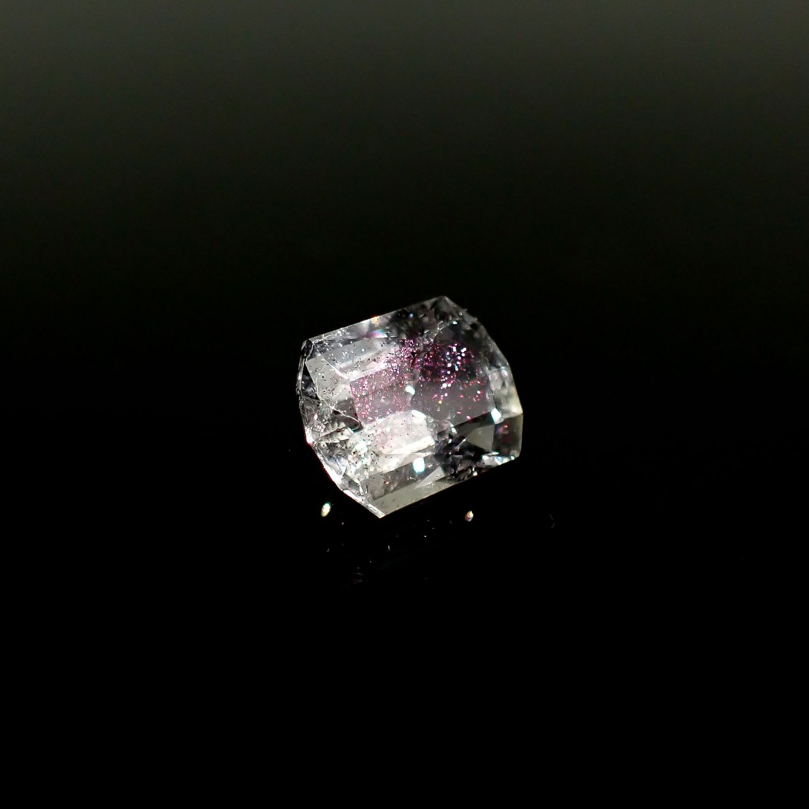 ティンカーベルクォーツ ブラジル産 1.73ct / 8.7x6.6mm前後 [260131528]