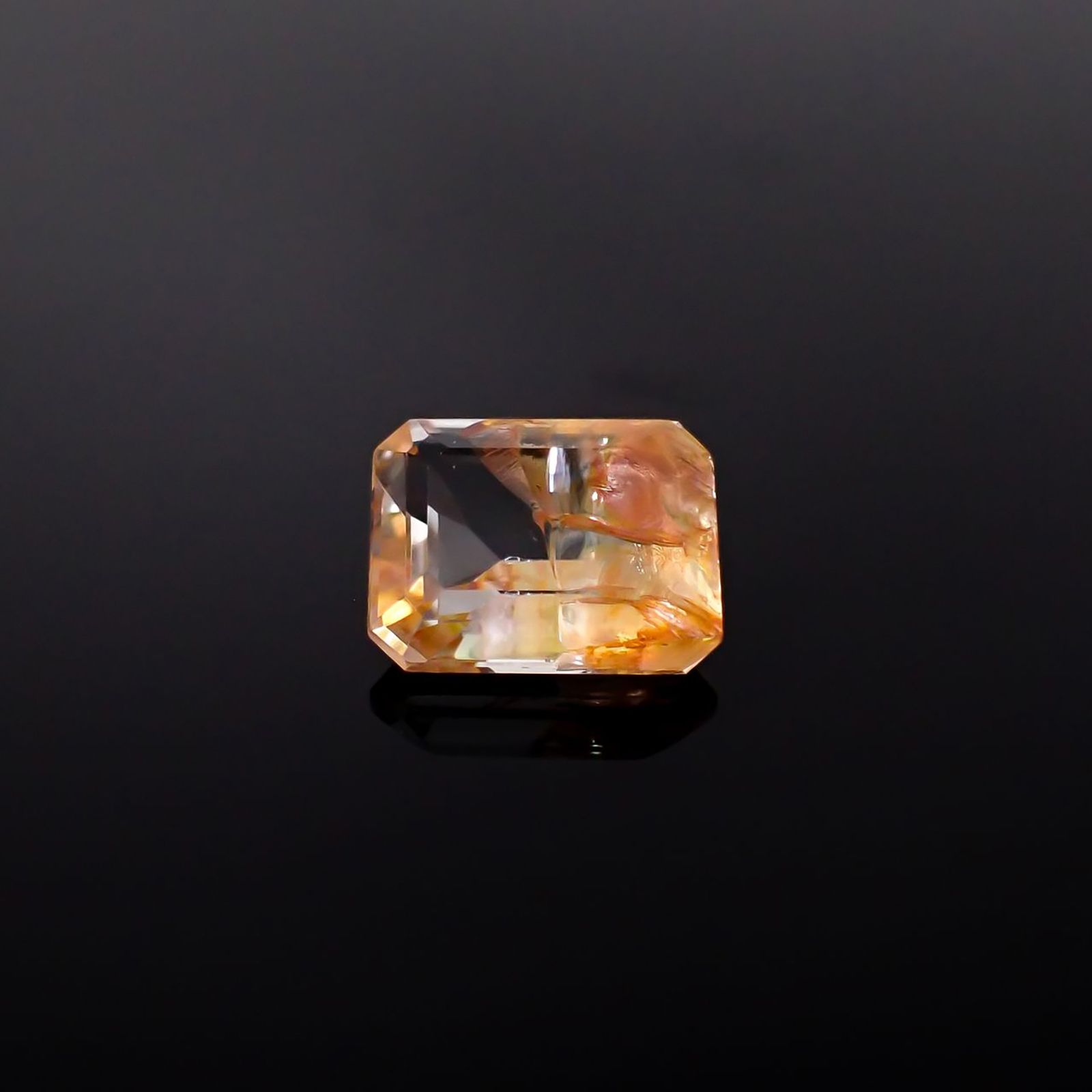 オーロラクォーツ ブラジル産 3.89ct / 11.1x8.7mm前後 [260331888]