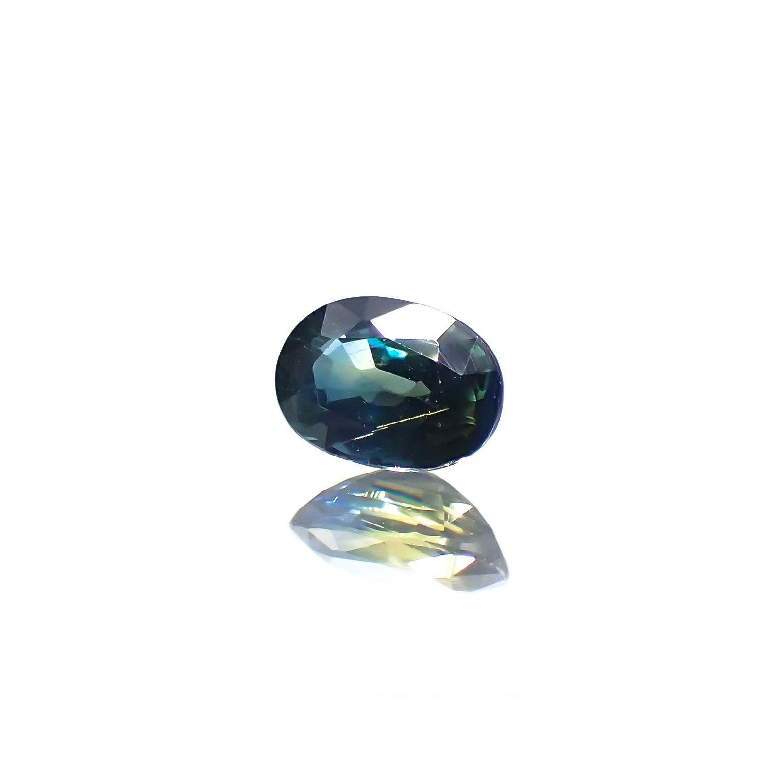 バイカラーサファイア(宝石名バイカラー・サファイア) タンザニア産 0.60ct 識別済[210711566]6×4mm前後