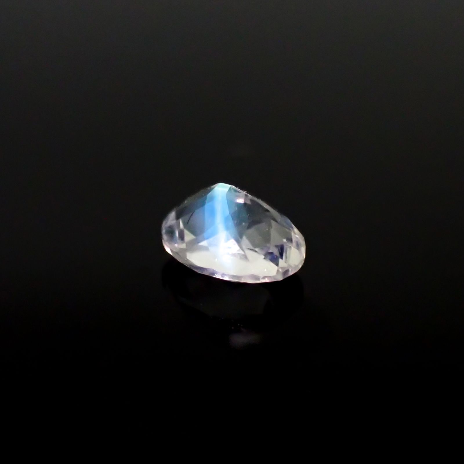 レインボームーンストーン ザンビア産 0.29ct[240828617]4.8x3.6mm前後