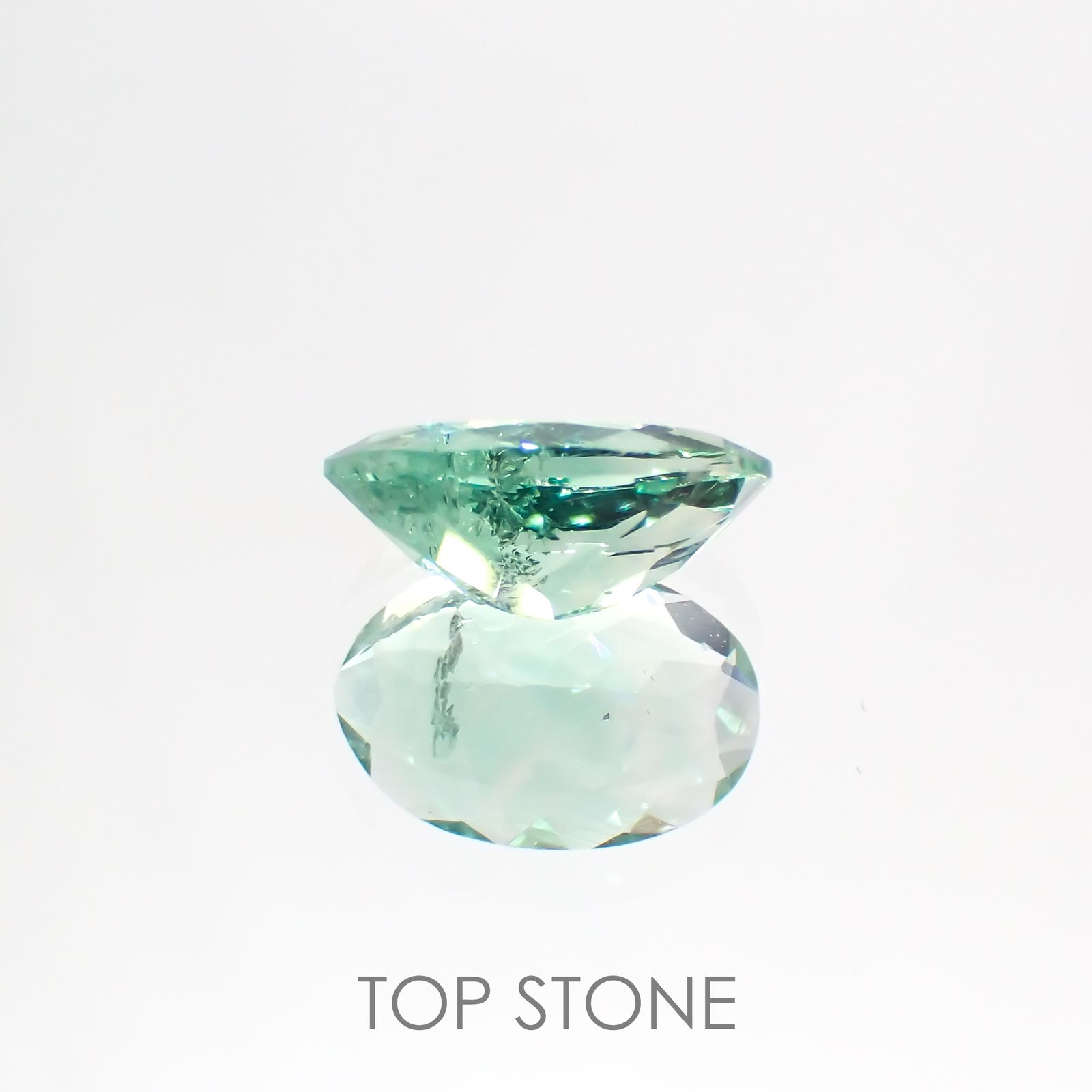 フローライト フルオレッセンス(宝石名フルオライト)イギリス・ロジャリー鉱山産 1.83ct 識別済[211113774]9.9x6.7mm前後