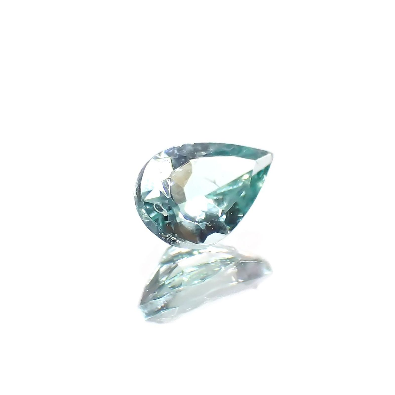 ブルーグリーンコーネルピン タンザニア産 0.15ct / 4.3x2.9mm前後 [260222855]