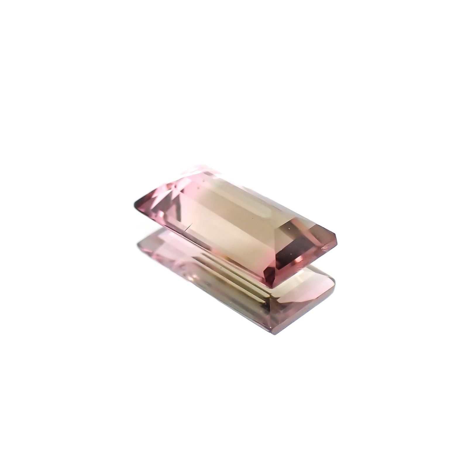 バイカラートルマリン(宝石名バイカラー・トルマリン)ブラジル産 0.70ct 識別済[231124212]8.1x4.3mm前後