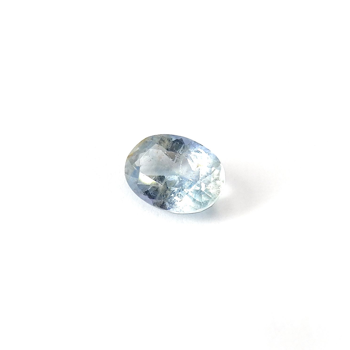 ジェレメジェバイト(宝石名エレメジェバイト)ナミビア産 ソ付(彩珠) 0.759ct / 6.9x4.9mm前後 [220817285]