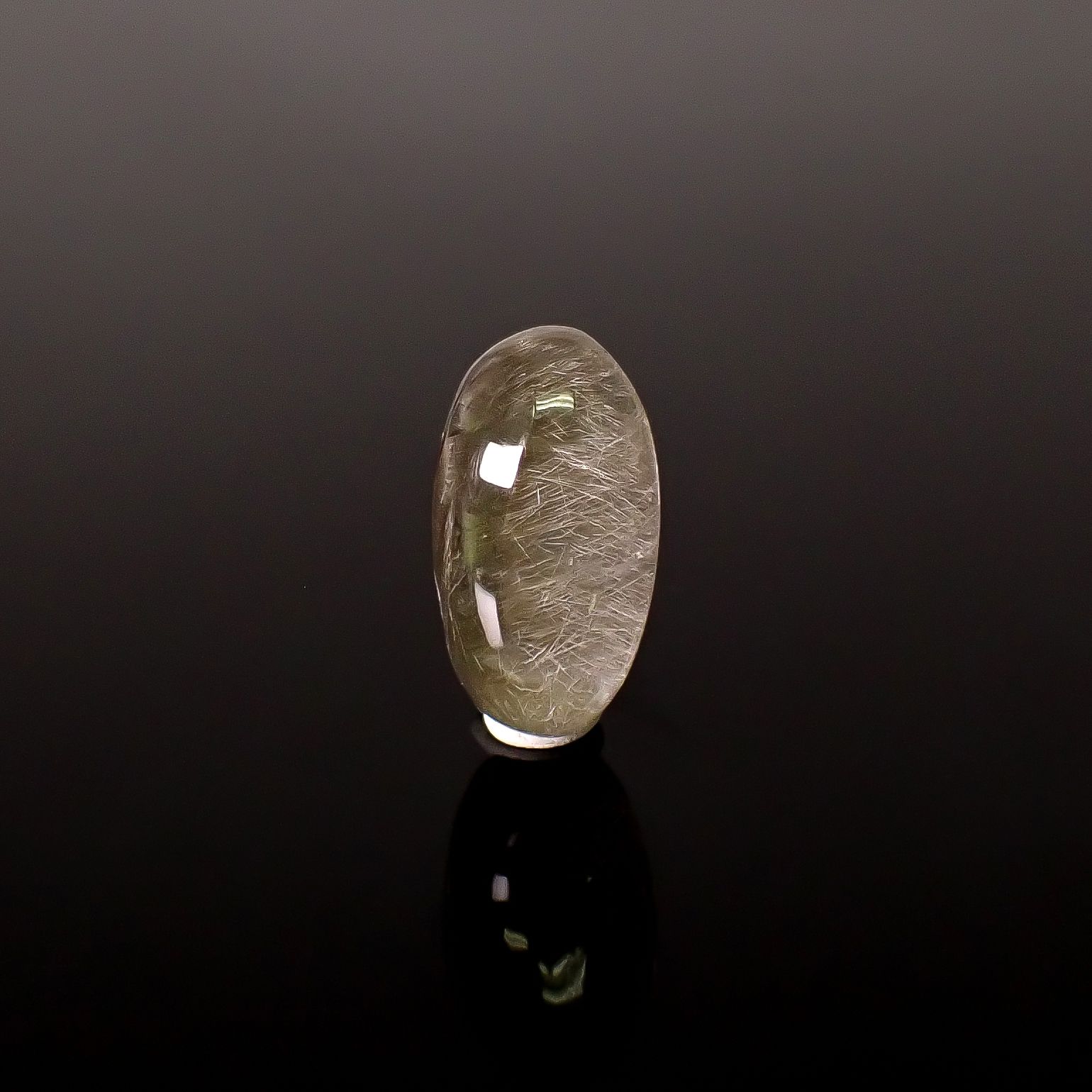プラチナクォーツ ブラジル産 19.90ct / 23.3x12.5mm前後 [260131607]