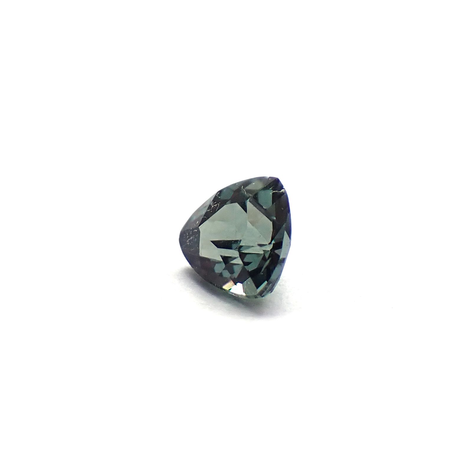 ベキリーブルーガーネット（カラーチェンジガーネット アレキタイプ） マダガスカル・ベキリー産 0.13ct / 3x3mm前後 [260732459]