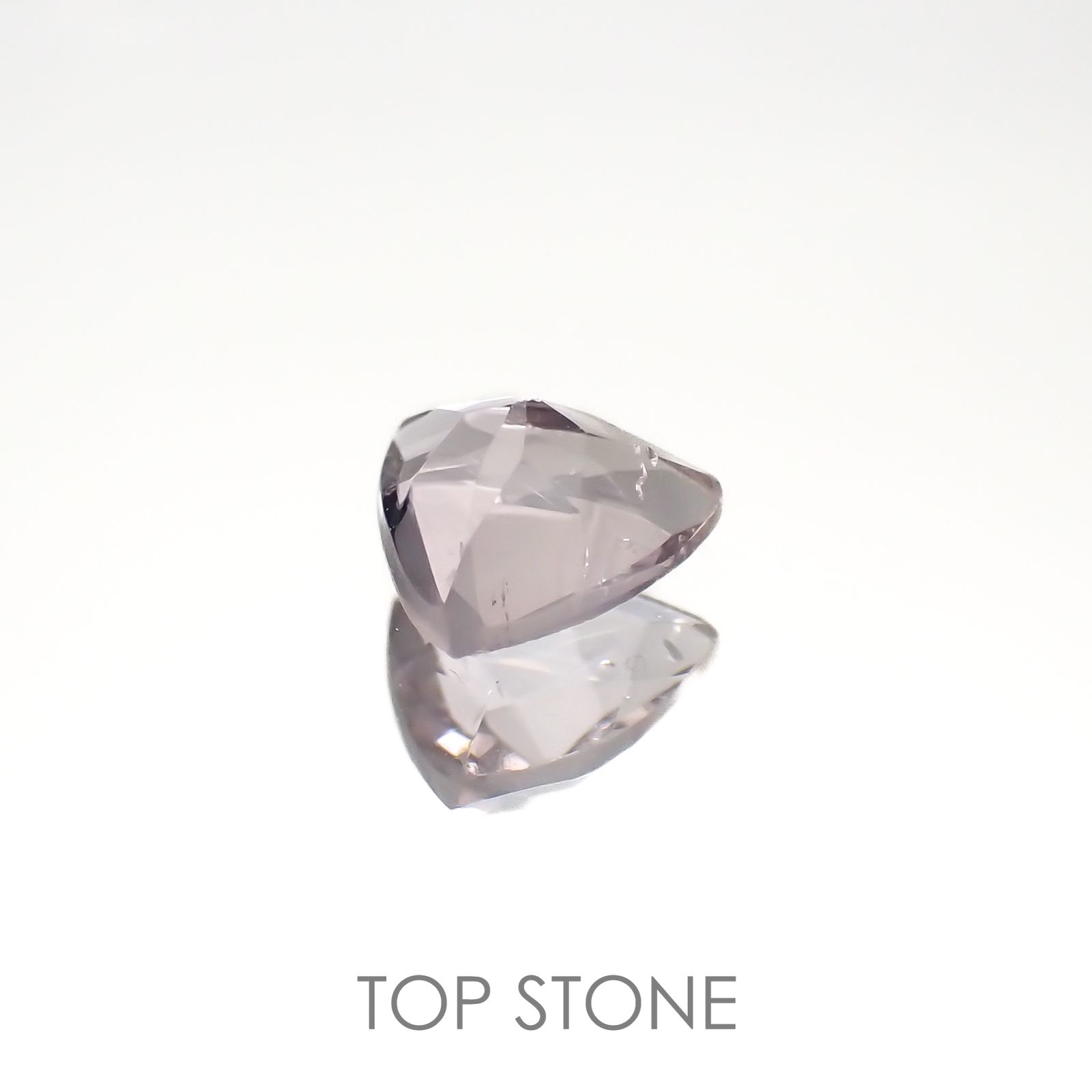 フローライト フルオレッセンス イギリス・ロジャリー鉱山産 0.62ct[220716929]5.7x5.6mm前後