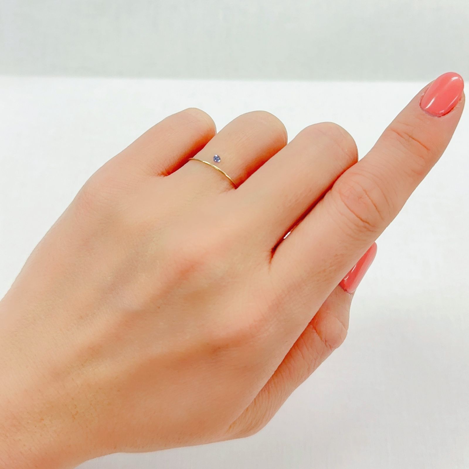 ベニトアイト アメリカ・カリフォルニア州産 0.037ct[230220700]1.9x2mm前後