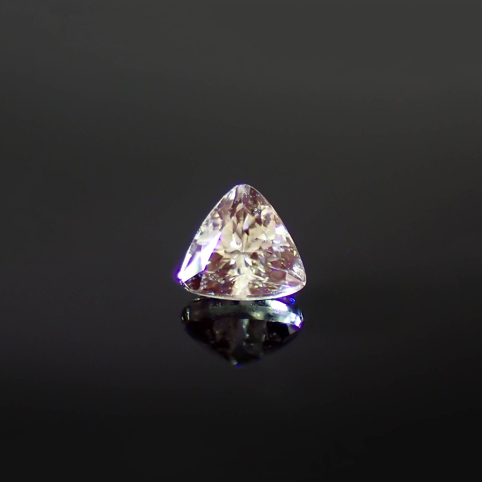 リューコガーネット ビルマ産 0.30ct [230421418]3.8x4.1mm前後