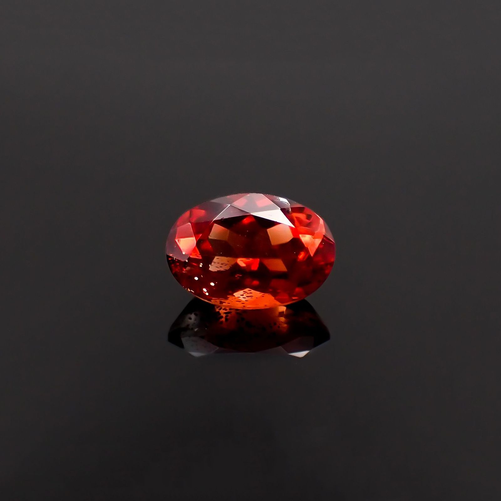 オレゴンサンストーン アメリカ・オレゴン州産 0.77ct / 7x4.8mm前後 [230119977]