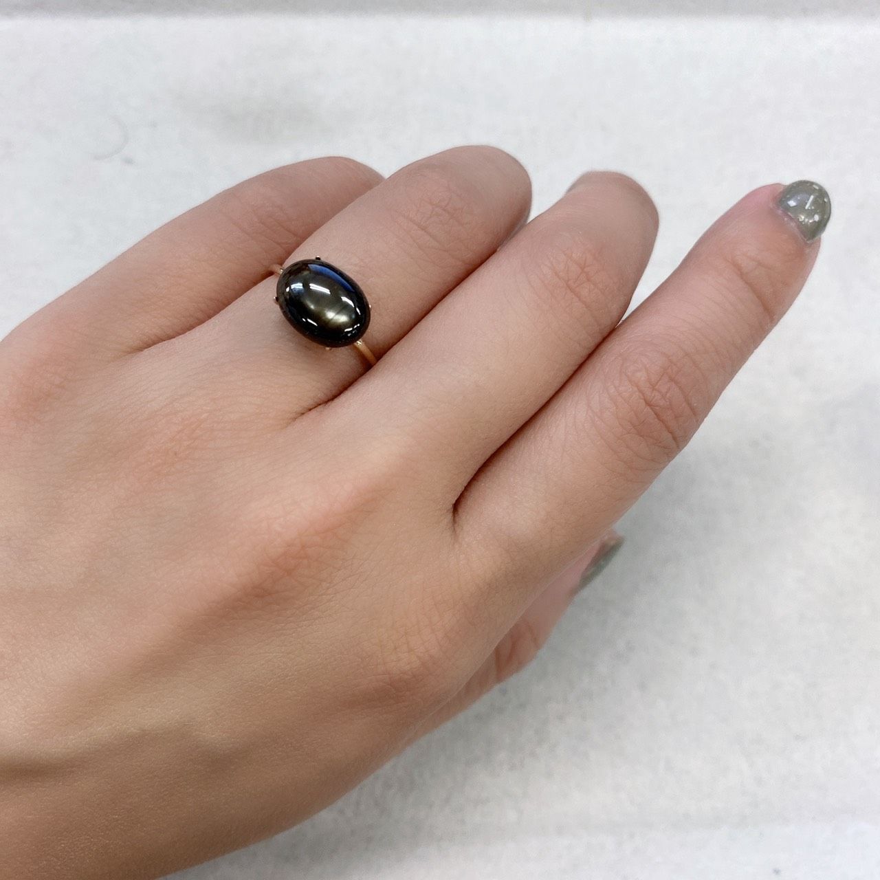 ブラックスターサファイア タイ産 ルース 3.59ct[210912921]11.3×8.5mm前後