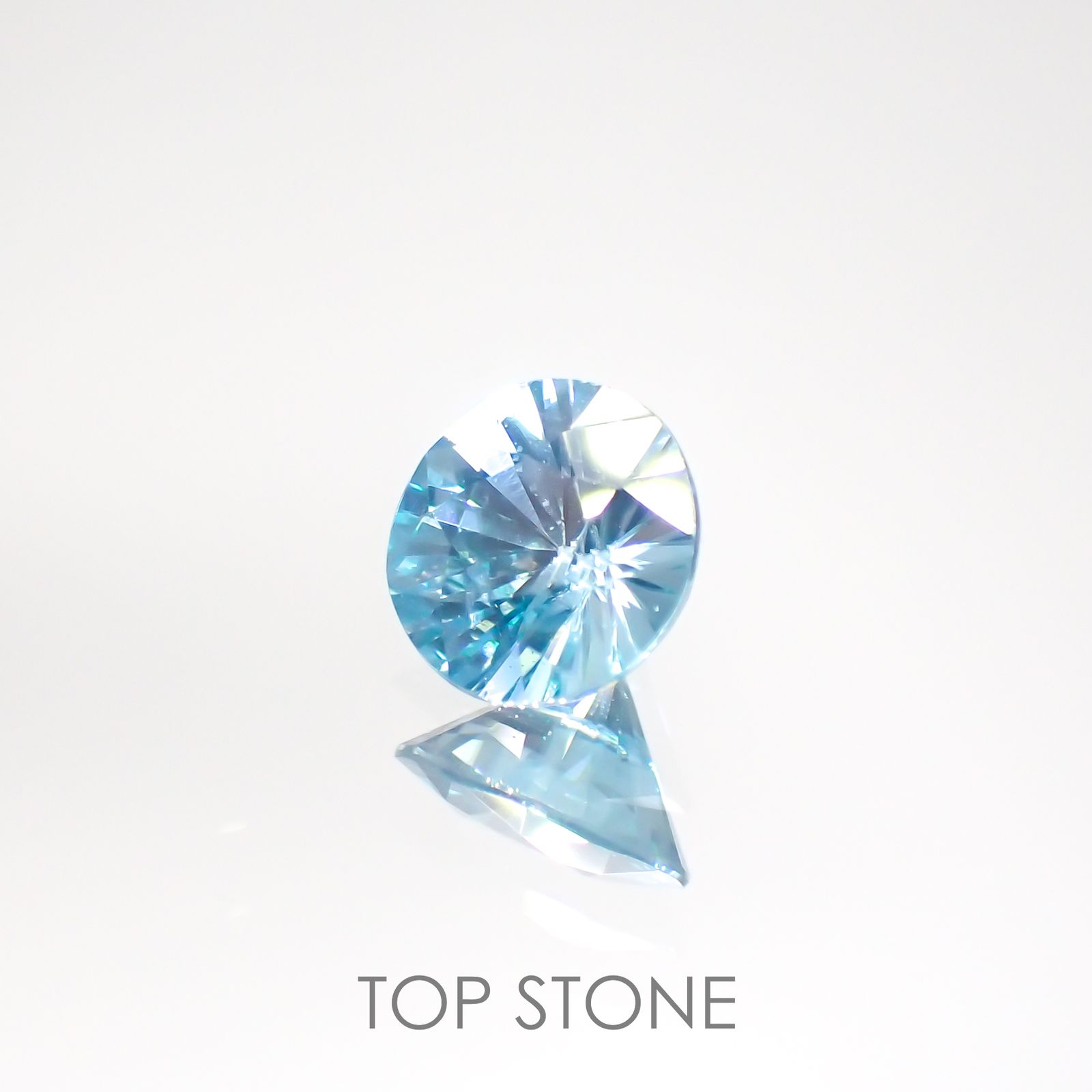 ブルージルコン(宝石名ジルコン) カンボジア産 0.92ct 識別済[211013443]5.8×5.7mm前後