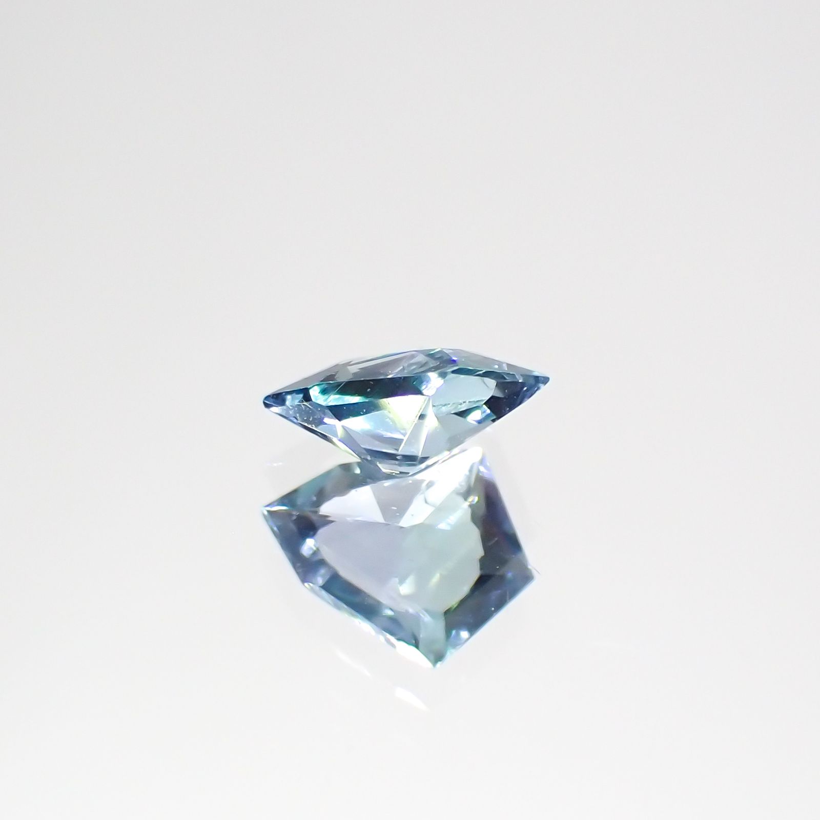 ◇カスタムカット◇ブルーコーネルピン タンザニア産 0.23ct[231224498]5.3x4.3mm前後