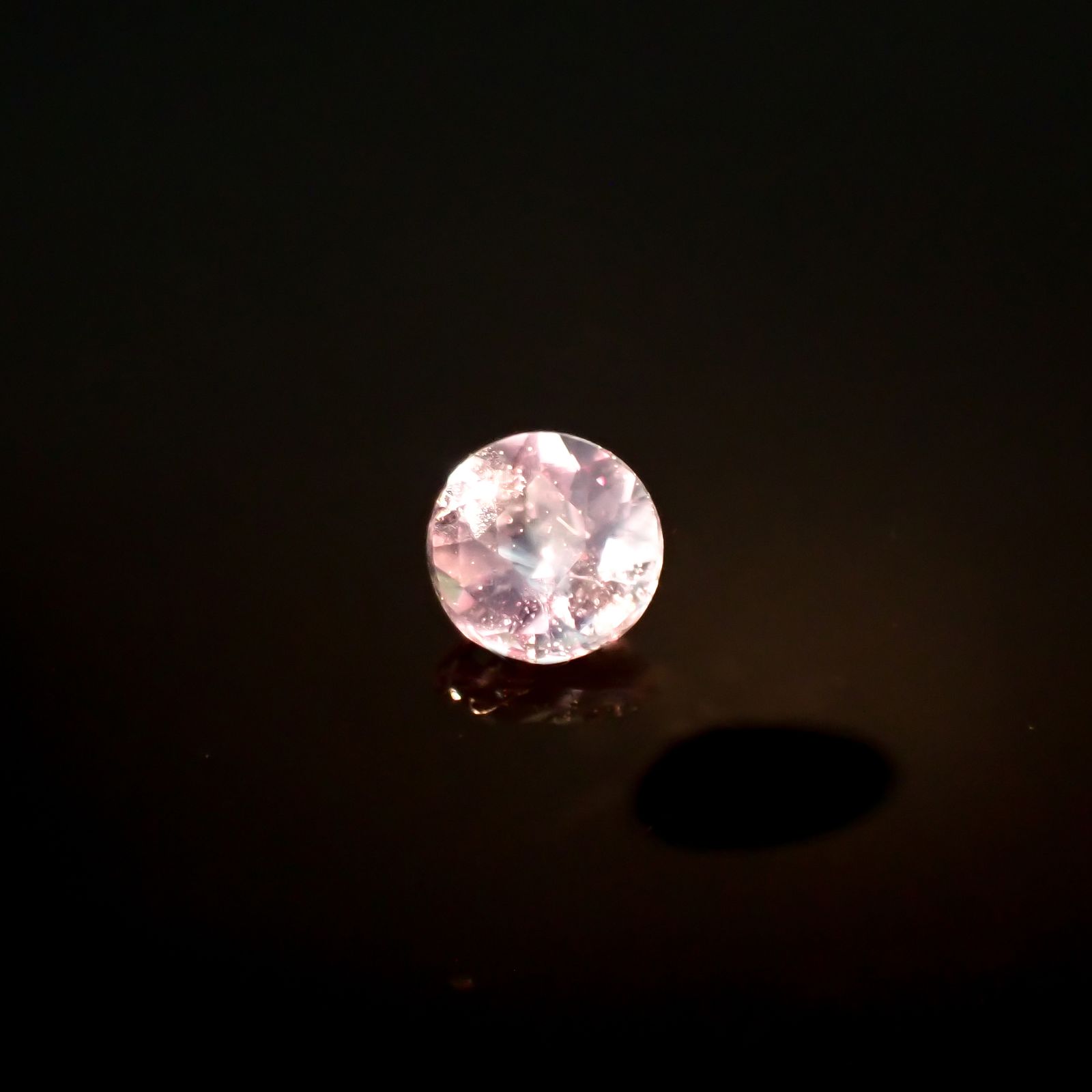 シルキーアレキサンドライト ブラジル産/EmeraldMains社製 0.052ct[240527619]2.4x2.3mm前後