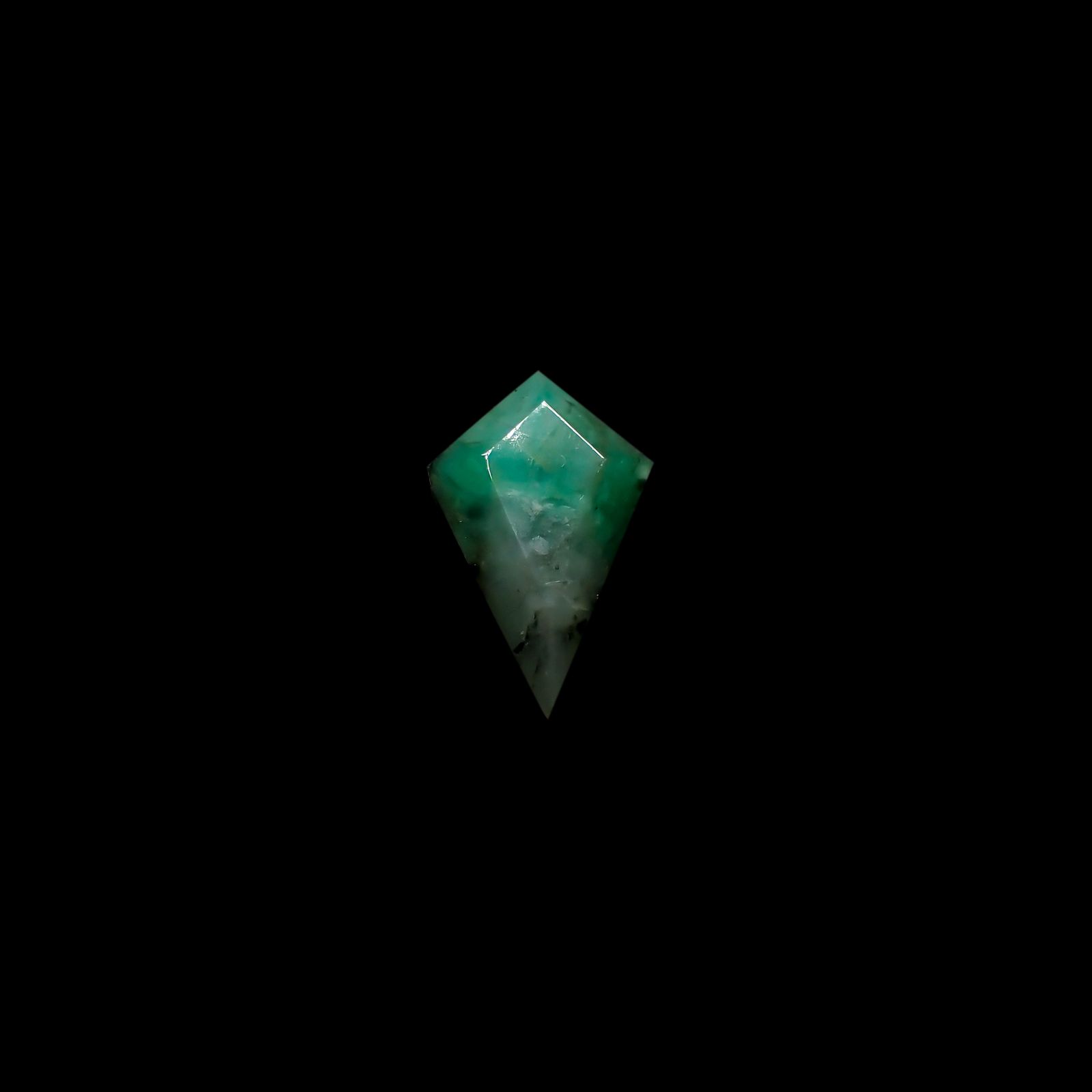 ◇カスタムカット◇エメラルド ブラジル産 2.00ct[240326485]14.5x9.1mm前後