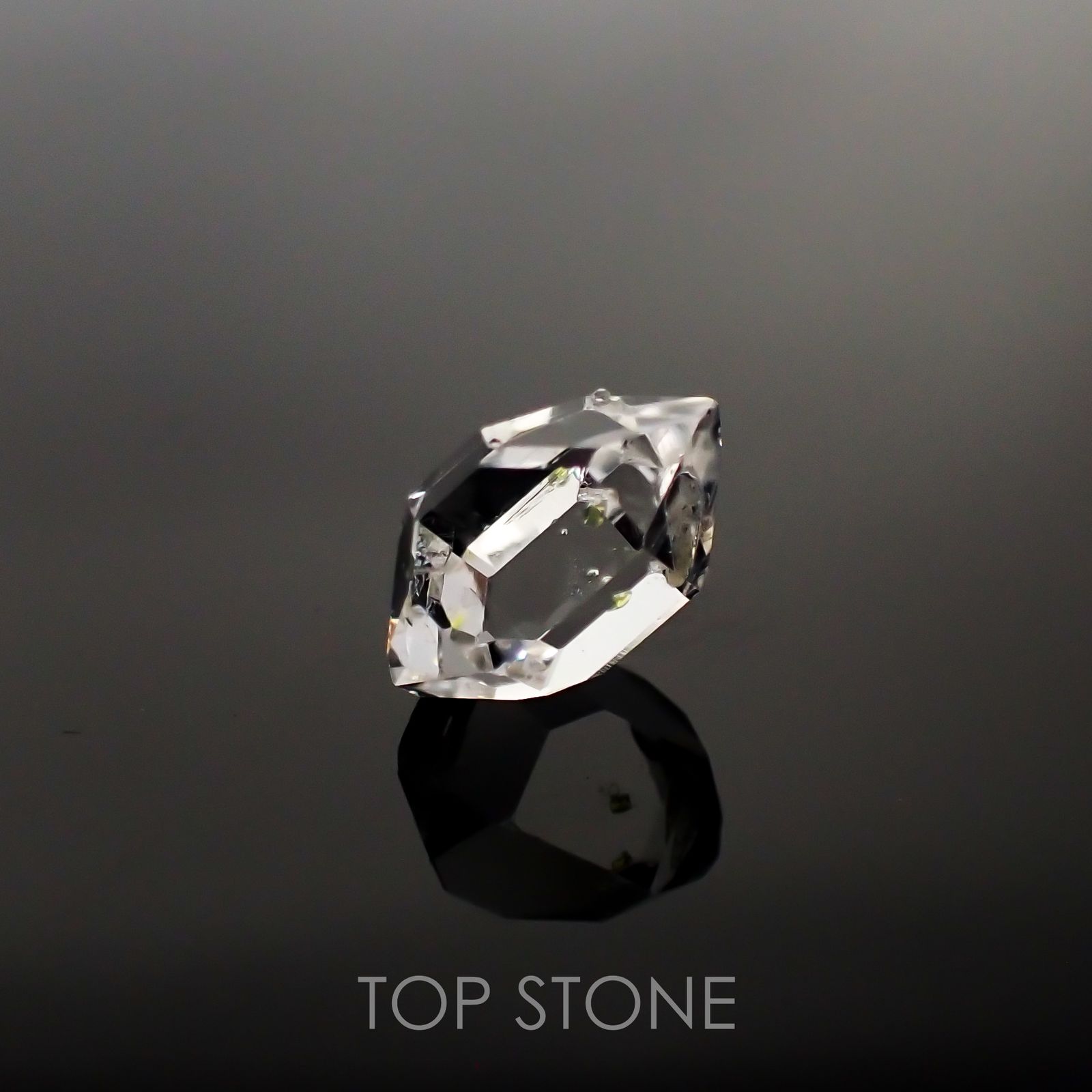 オイルインクォーツ パキスタン産 ルース 3.65ct[210911445]12.2×8.4mm前後