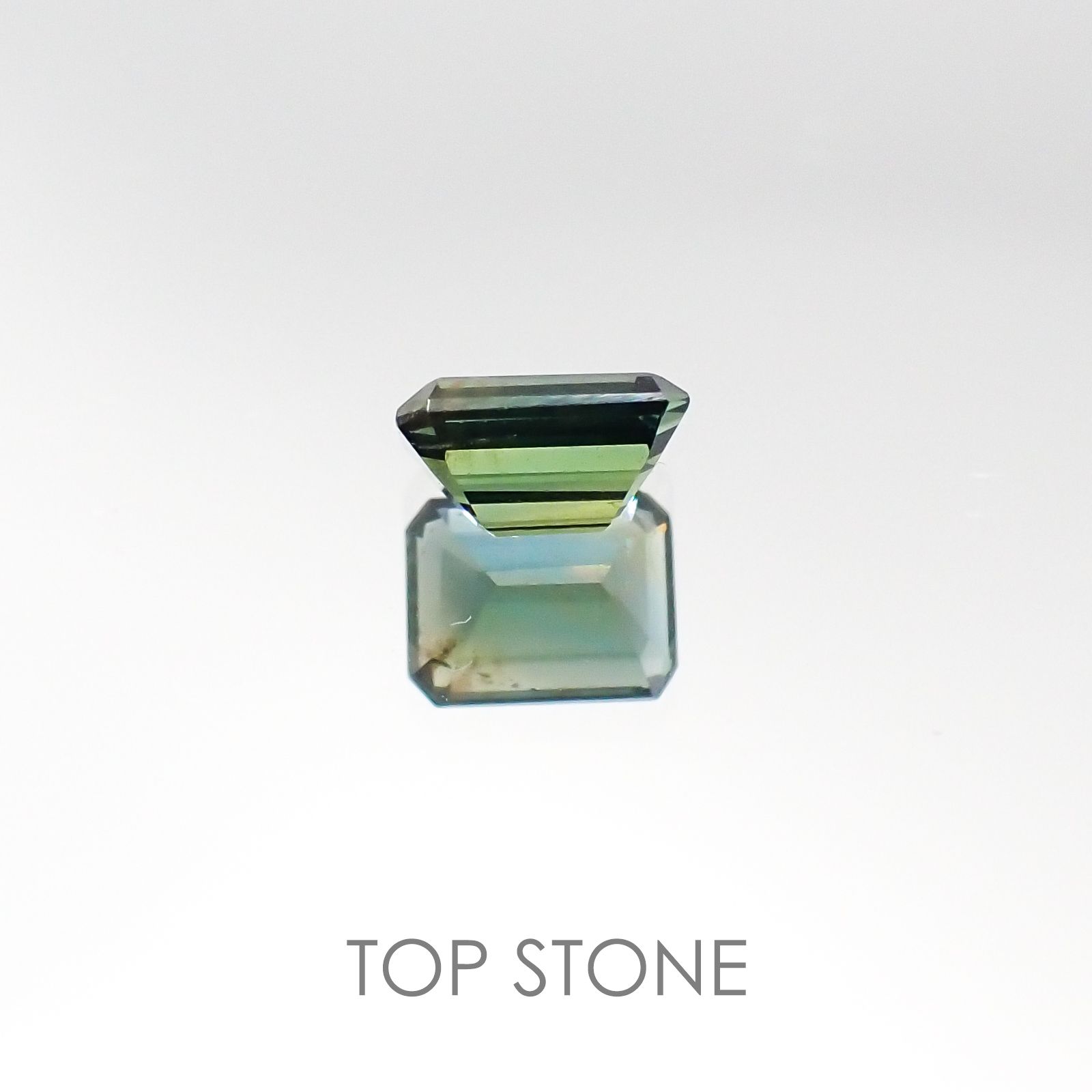 ゴールドシーンサファイア 非加熱 ケニア産 ルース 0.83ct[20095080]5.7×4.4mm前後