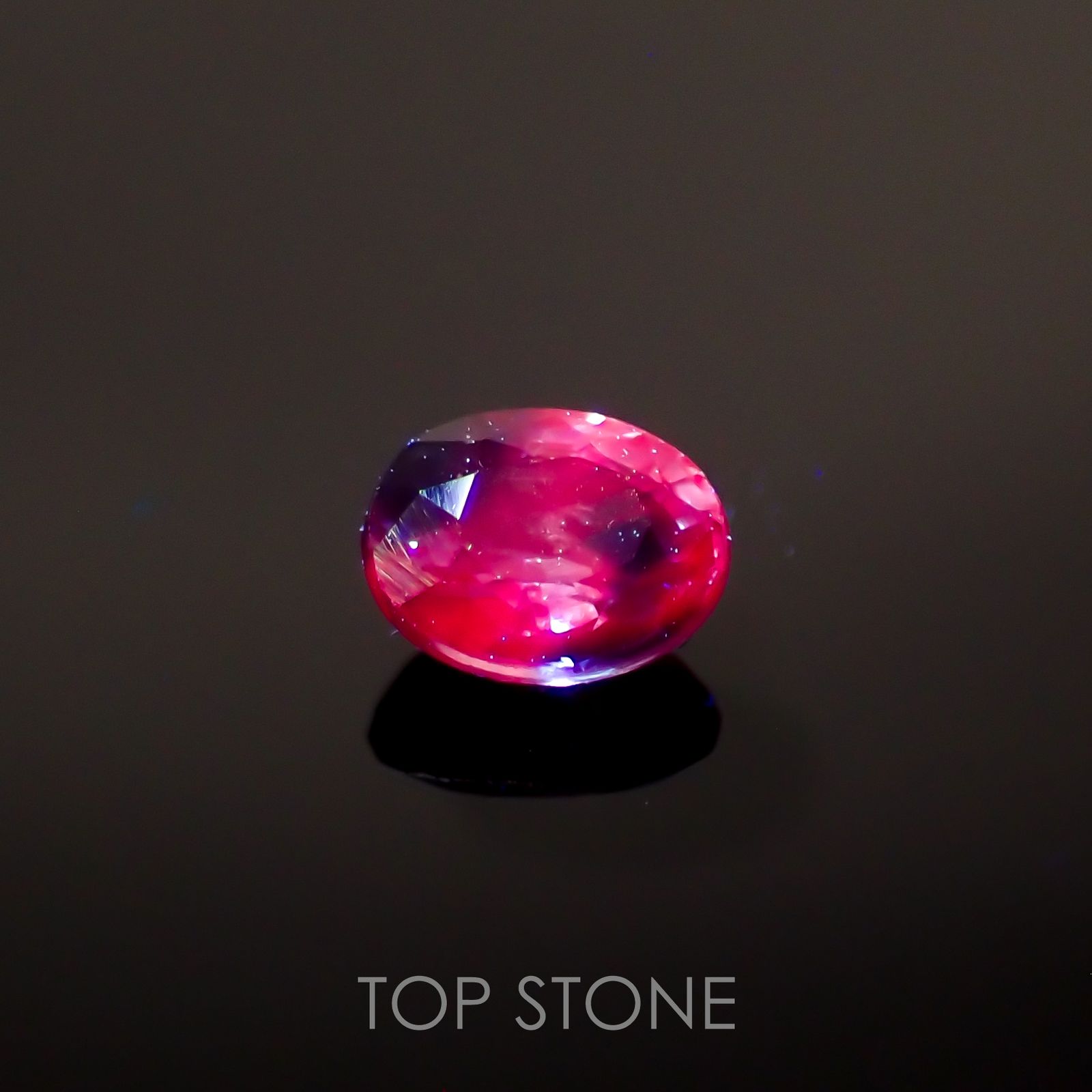 バイカラーサファイア(宝石名サファイア)タンザニア産 0.27ct 識別済[220616190]4x3mm前後