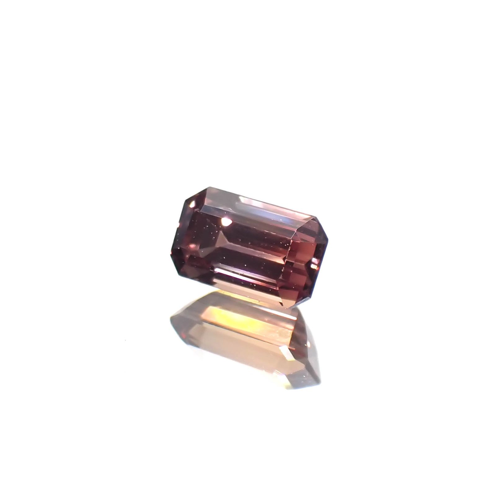 バイカラーサファイア(宝石名バイカラー・サファイア)タンザニア産 0.26ct 識別済[230622377]4.2x2.5mm前後