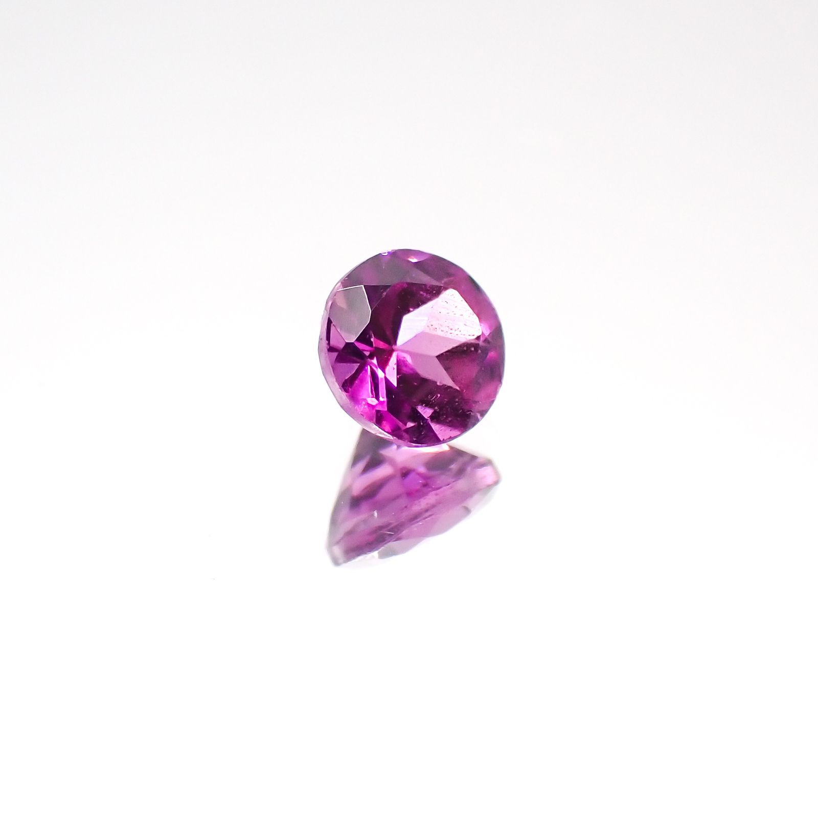マラヤガーネット(宝石名ガーネット)タンザニア産 0.35ct 識別済[230823055]3.9x3.9mm前後