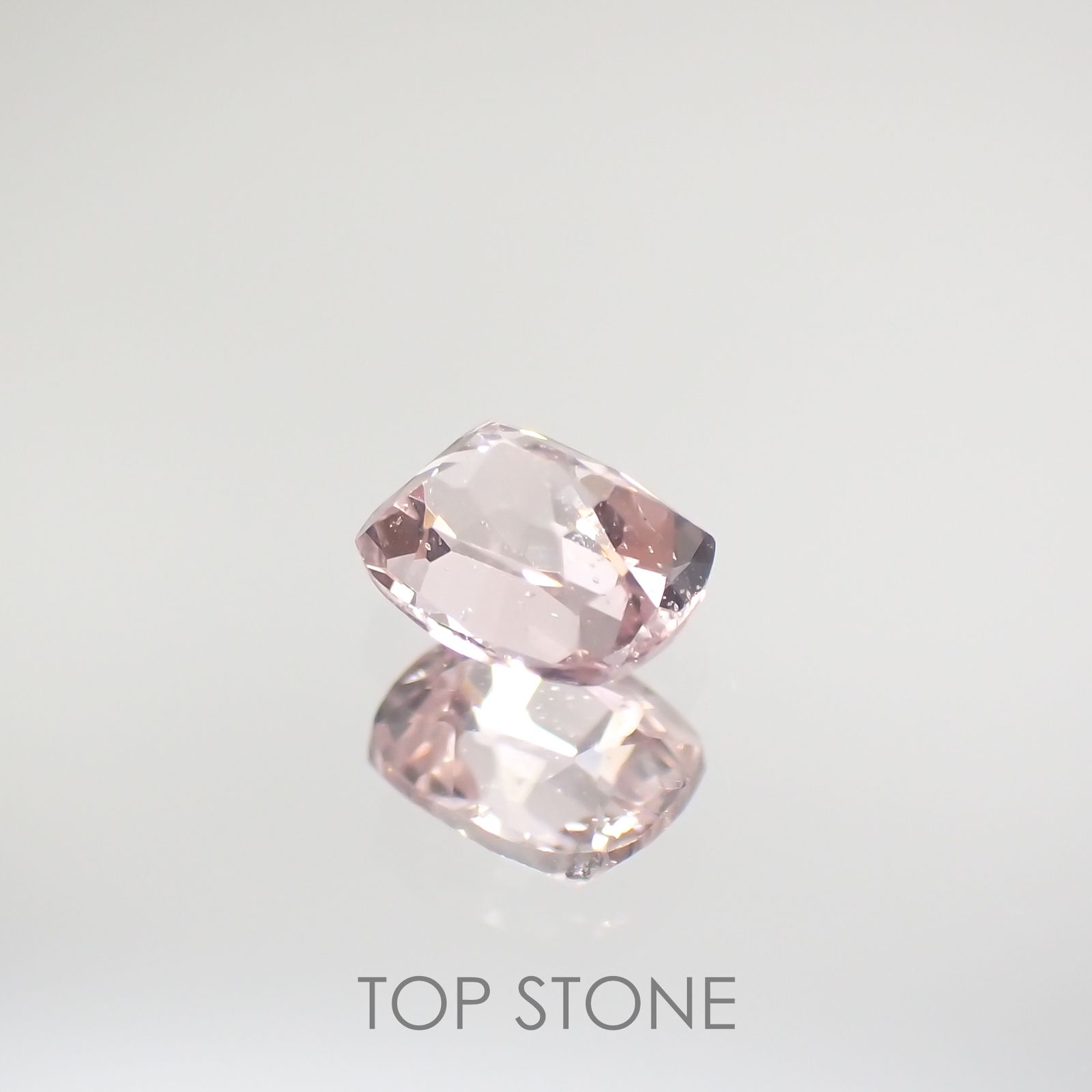 ピンクサファイア(宝石名ピンク・サファイア) マダガスカル/スリランカ産 0.41ct 識別済[210812554]4.4×3.5mm前後
