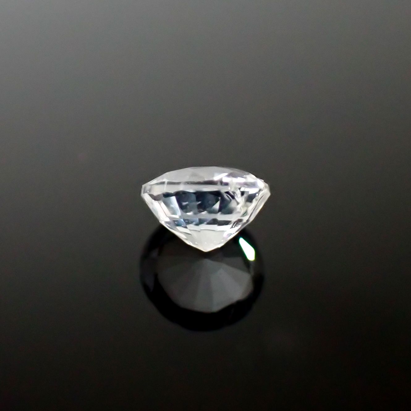 テネブレッセンススキャポライト アフガニスタン産 0.14ct / 3.5x3.4mm前後 [260532258]