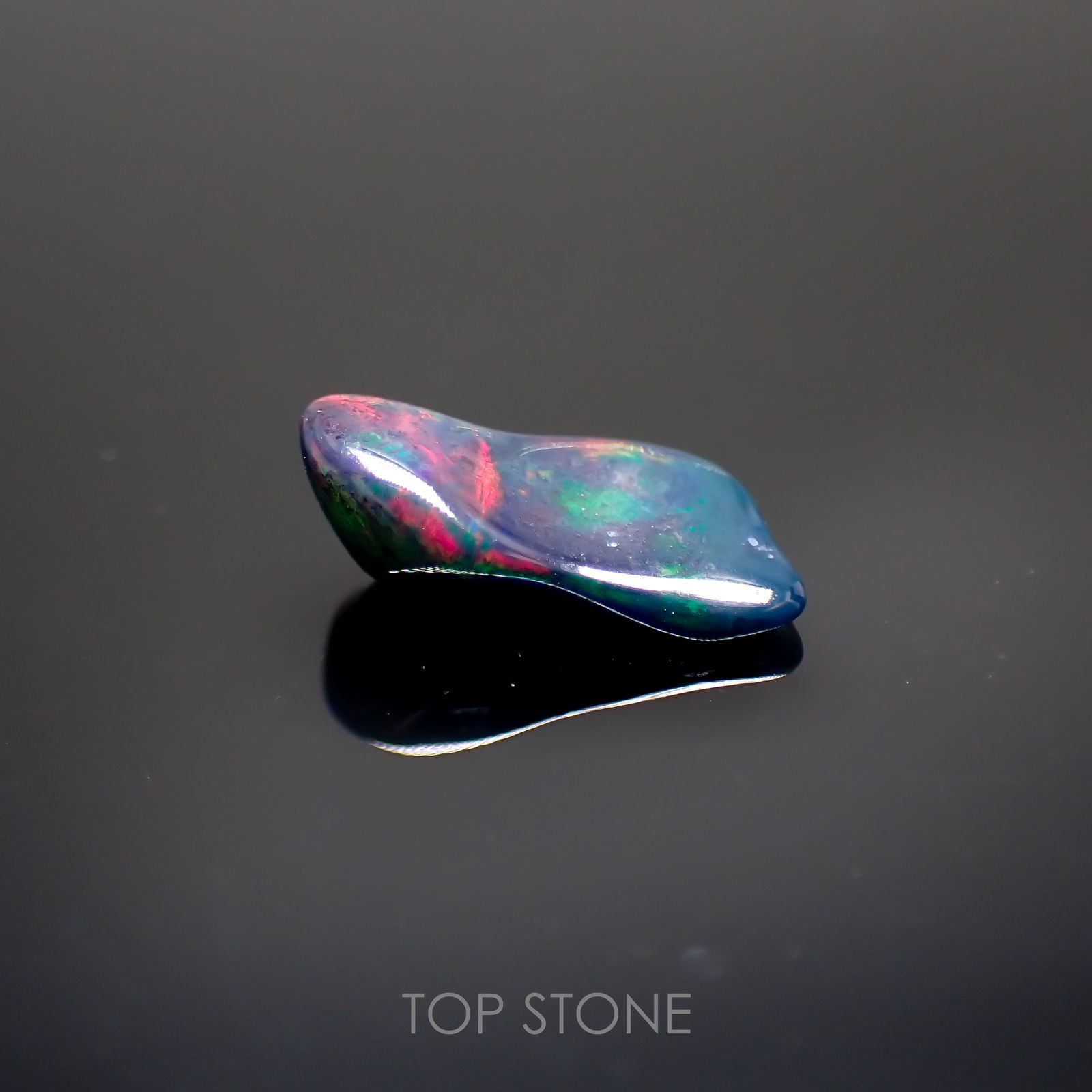 ◇バロック型◇ブラックオパール(宝石名オパール/加熱処理) エチオピア産 1.15ct 識別済[211013512]11.7×6.5mm前後