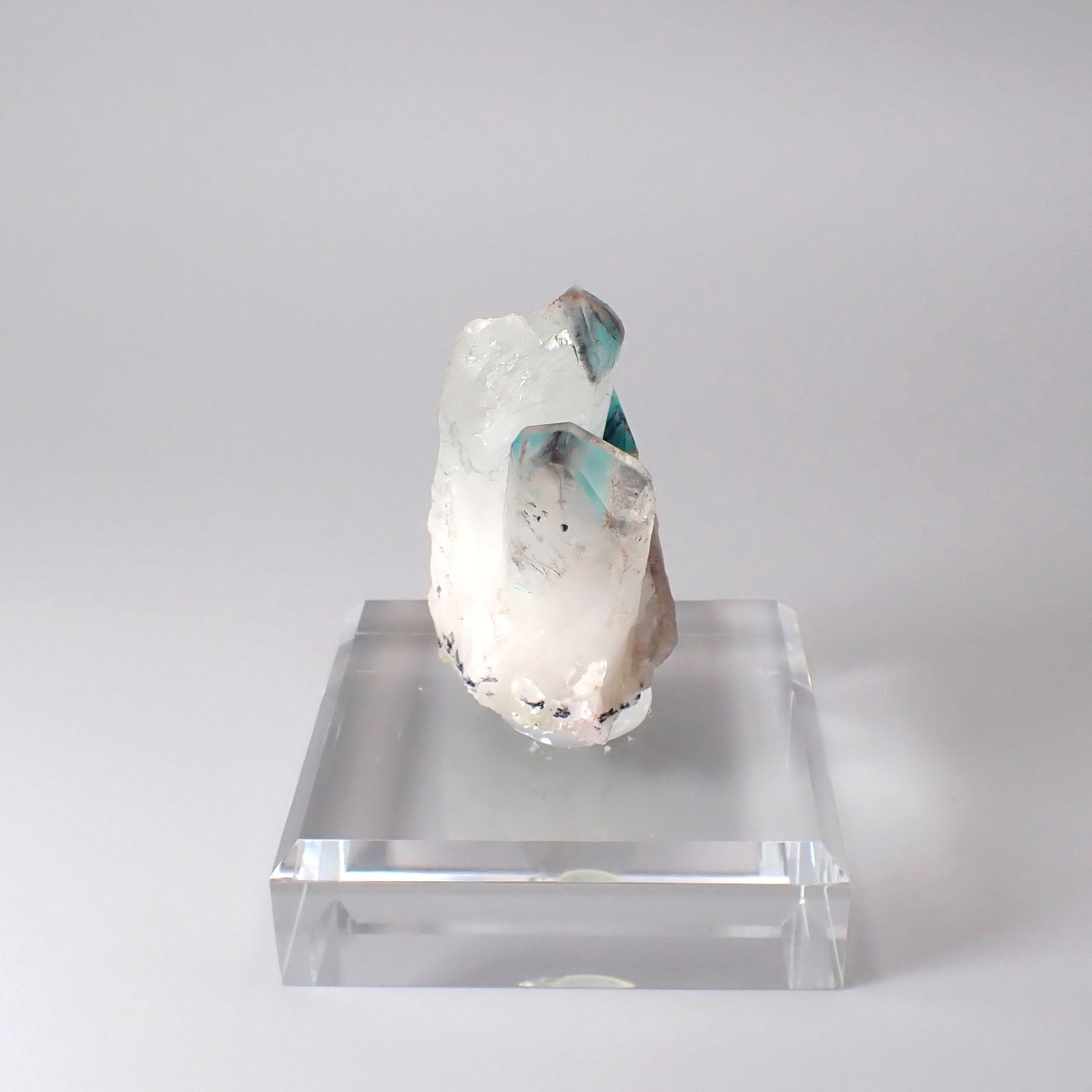 アホイトインクォーツ原石 南アフリカ・メッシーナ鉱山産 アクリル台座付き 378.48ct(75.69g) / 40.5x36.6x59.7mm前後 [260532293]