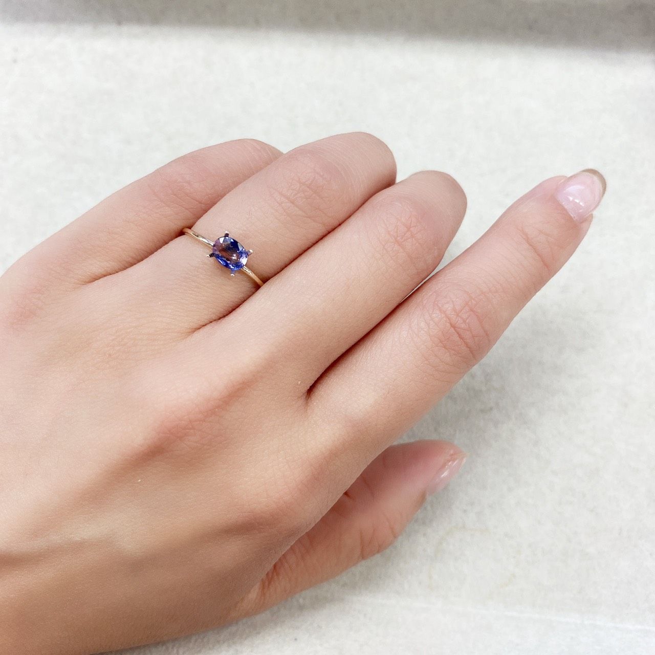 バイカラーサファイア(宝石名バイカラー・サファイア) タンザニア産 0.53ct 識別済[210711558]6×4.4mm前後