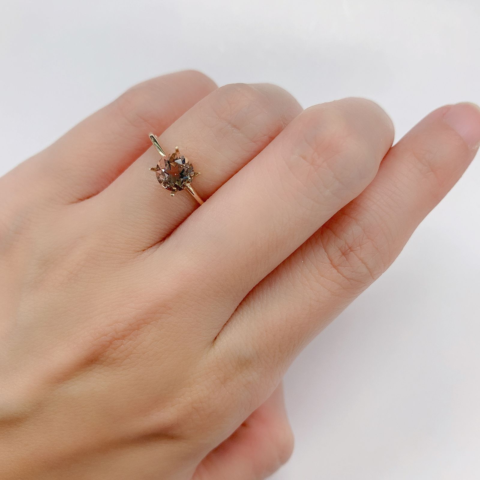 バイカラーオレゴンサンストーン(宝石名バイカラー・ラブラドライト)アメリカ・オレゴン州産 0.76ct 識別済[220113878]6.1x6mm前後