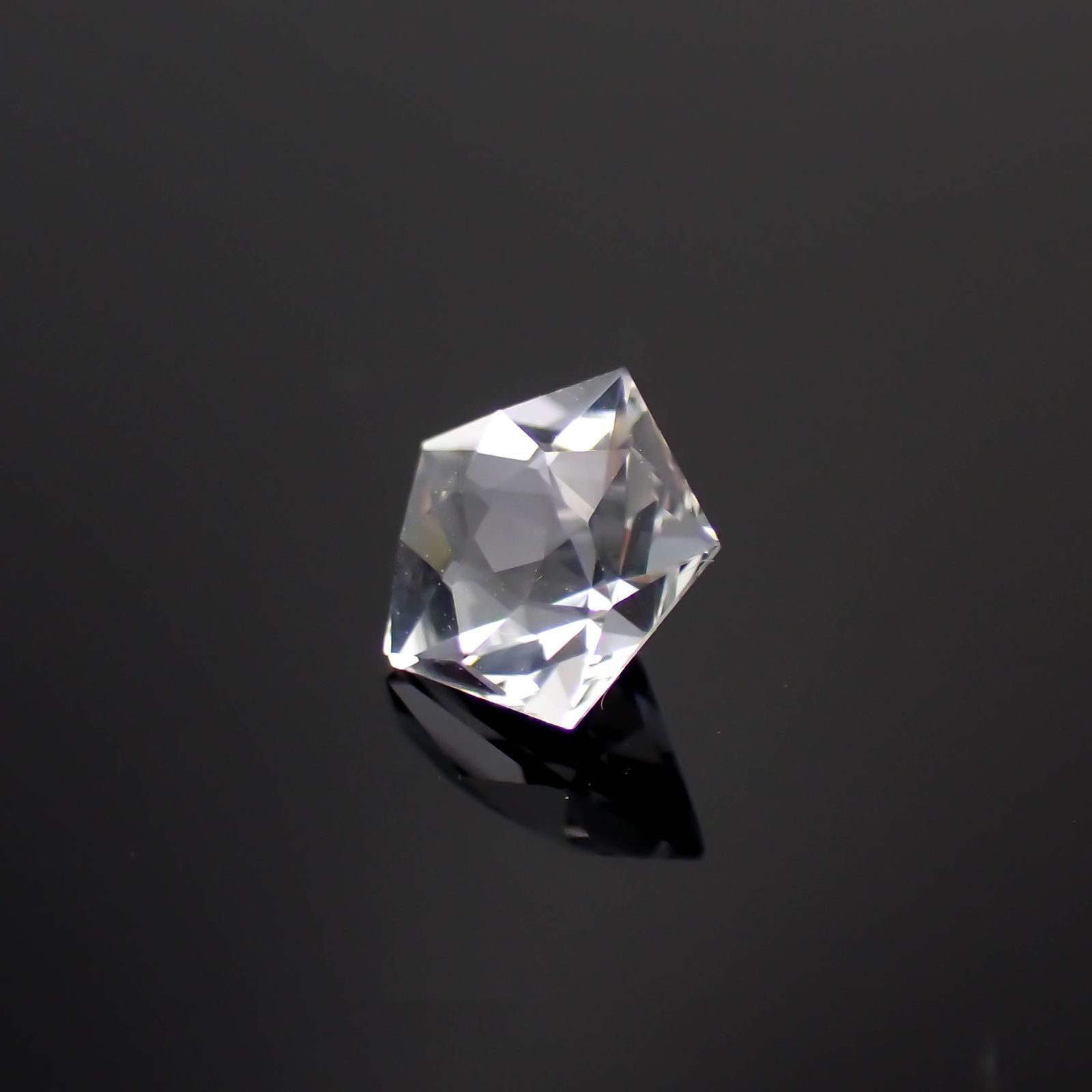 ◇カスタム・ペンタゴンカット◇ゴッシェナイト(宝石名ゴッシェナイト)ブラジル産 0.46ct 識別済[221219394]5.2x5.5mm前後