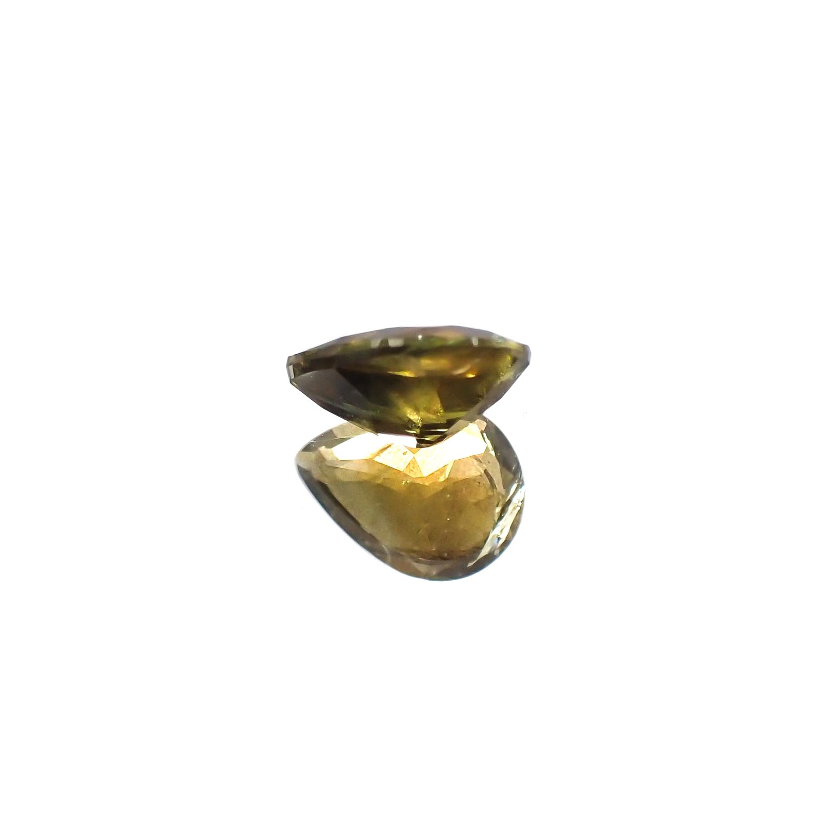 ゴールドシーンサファイア非加熱(宝石名シーン・サファイア) ケニア産 0.91ct 識別済[250711631]7.1×5.4mm前後