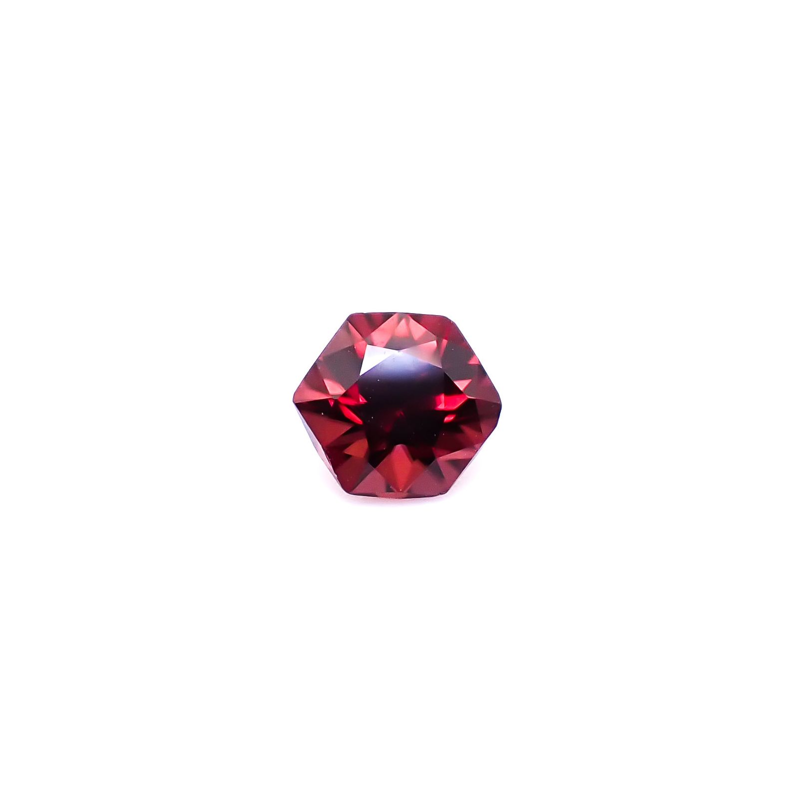 ◇ヘキサゴンカット◇レッドジルコン(宝石名ジルコン)スリランカ/カンボジア産 識別済 0.71ct / 4.8x4.8mm前後 [260732556]
