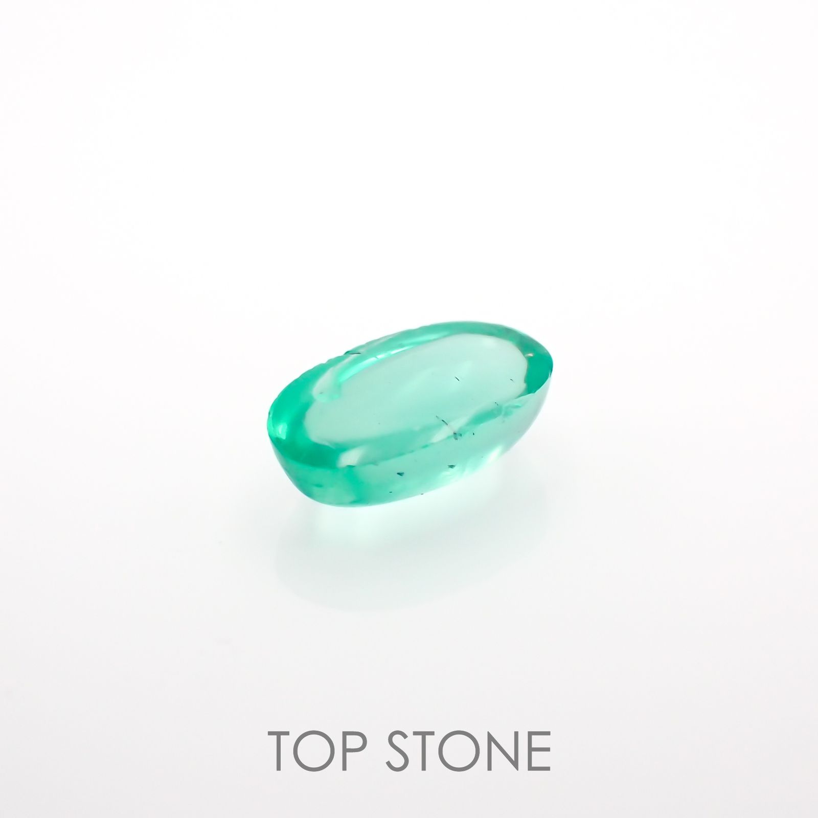 エメラルドキャッツアイ(宝石名エメラルド)コロンビア産 0.66ct 識別済[221018910]7.3x4.4mm前後