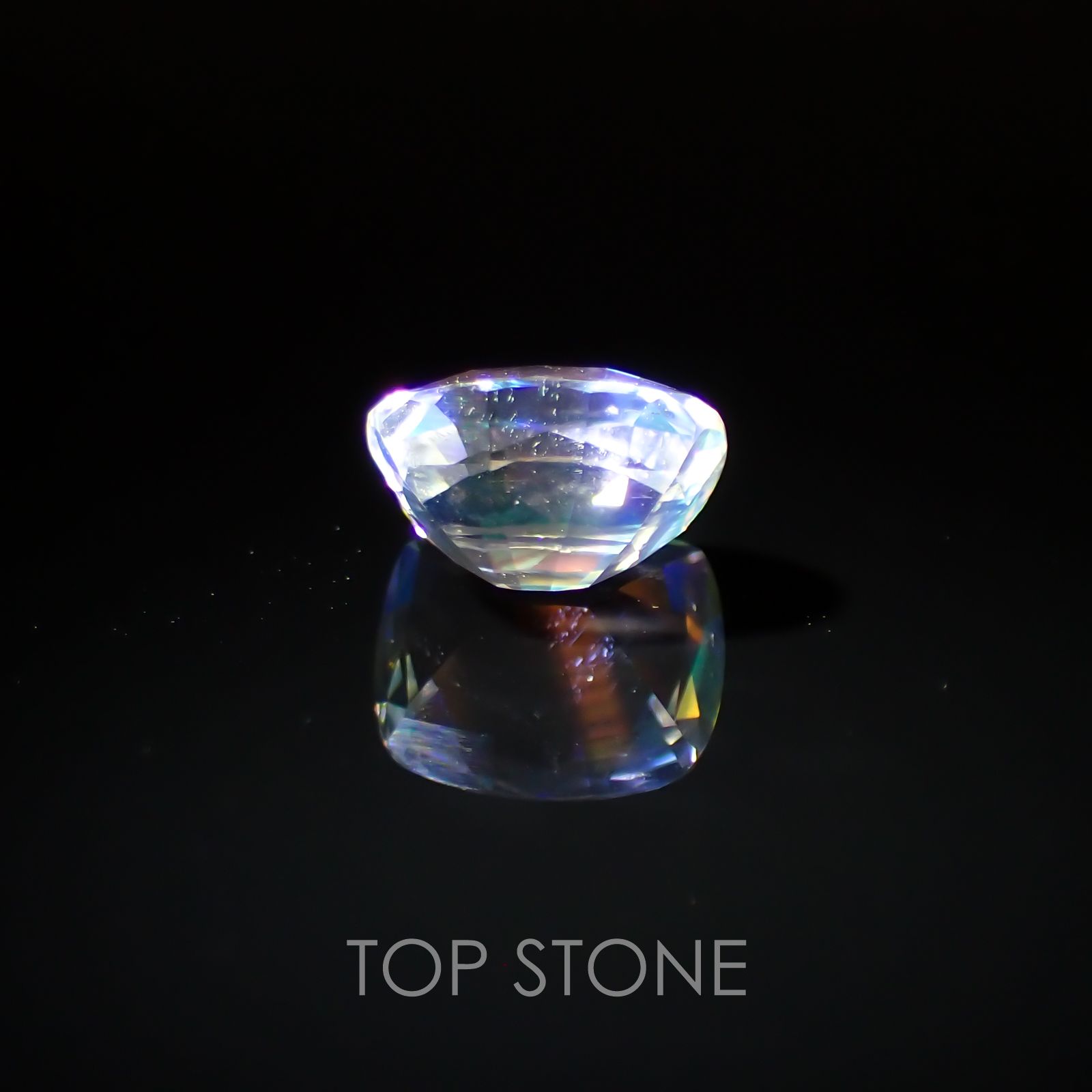 レインボームーンストーン(アンデシンラブラドライト) マダガスカル産 ルース 0.87ct[210310128]6.6×5.5mm前後