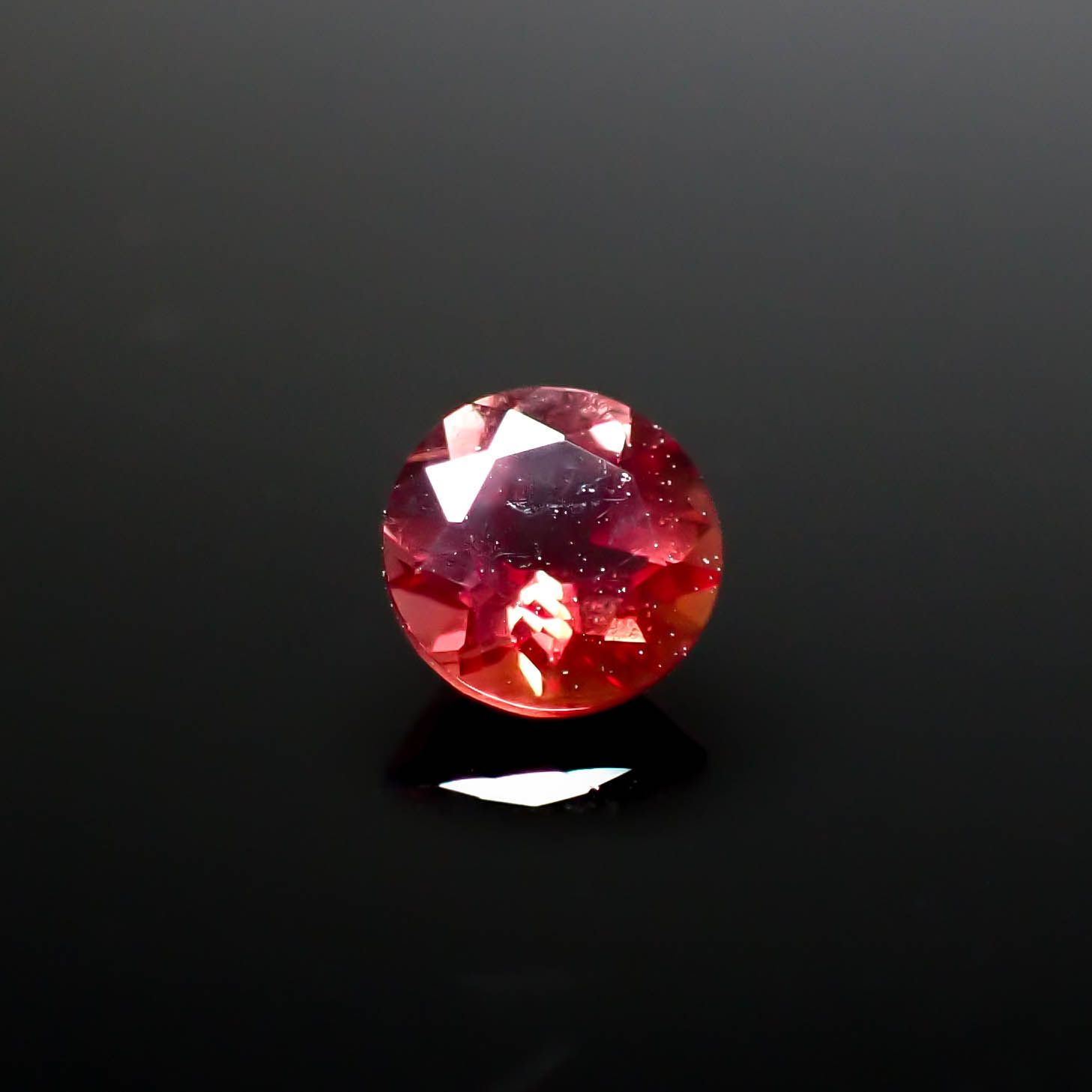 アンデシン モンゴル産 0.45ct [250129703]5.1x5.1mm前後