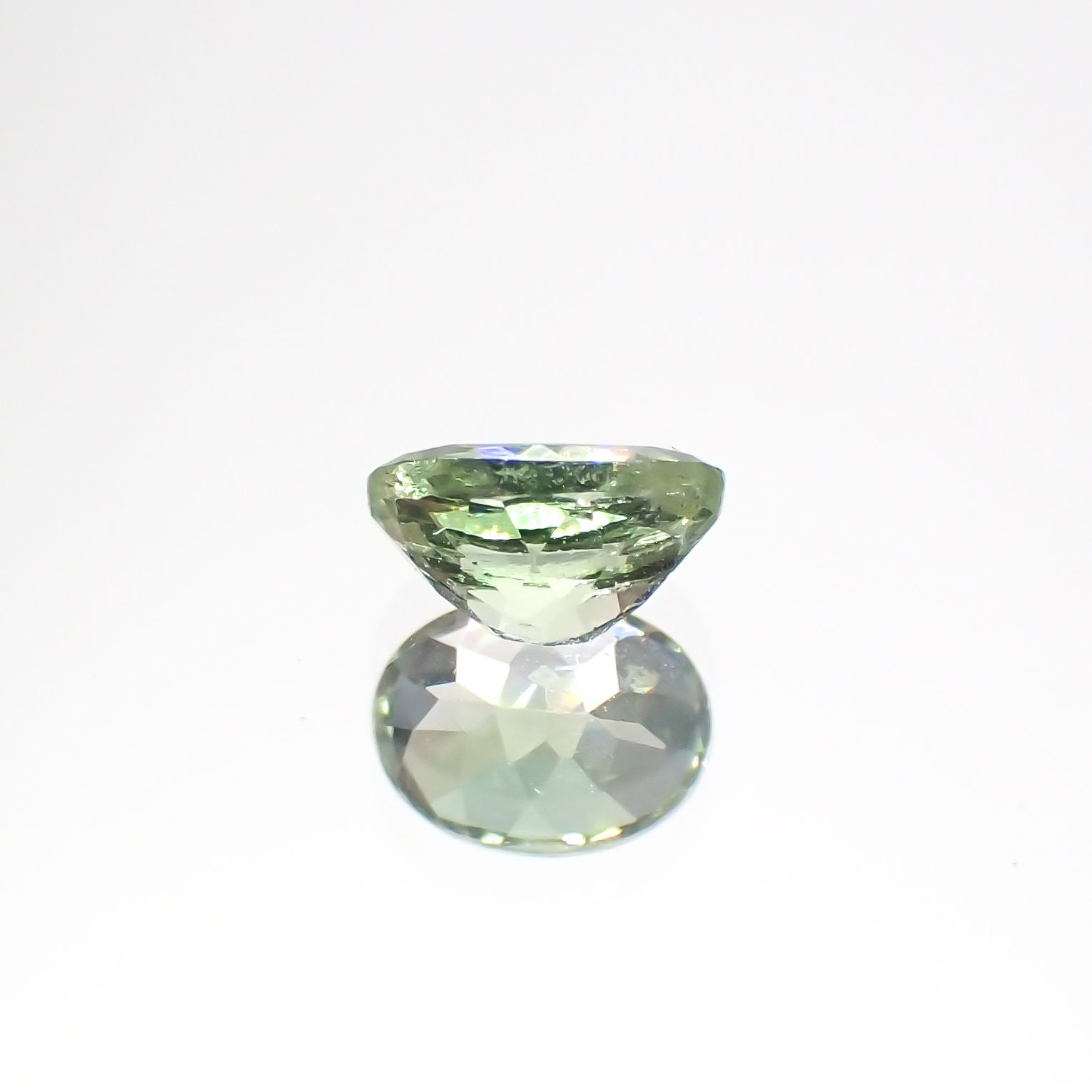 ミントガーネット タンザニア産 0.43ct[231023740]5.1x3.8mm前後