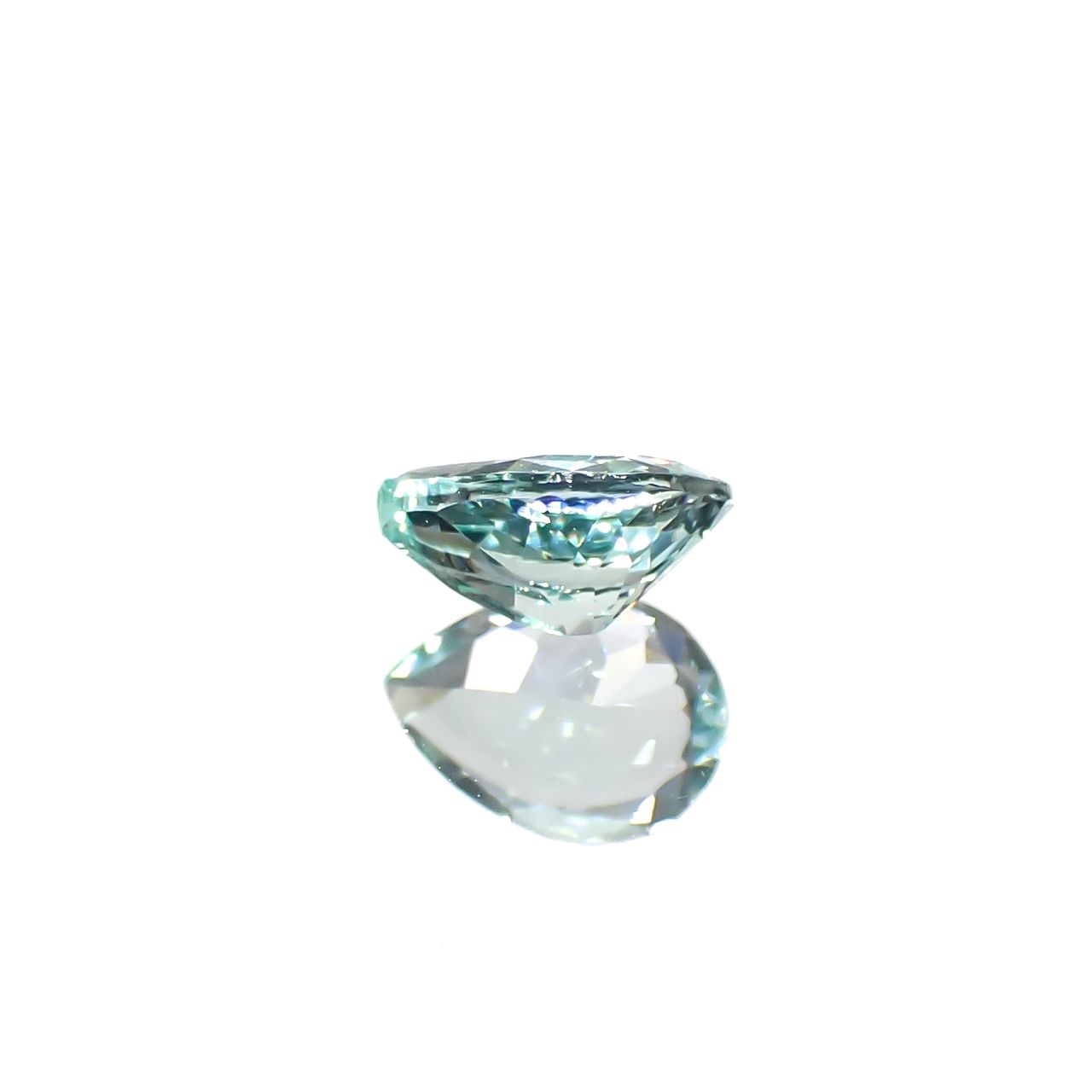 ミントベリル ブラジル産 0.26ct[240728586]5.3x3.8mm前後