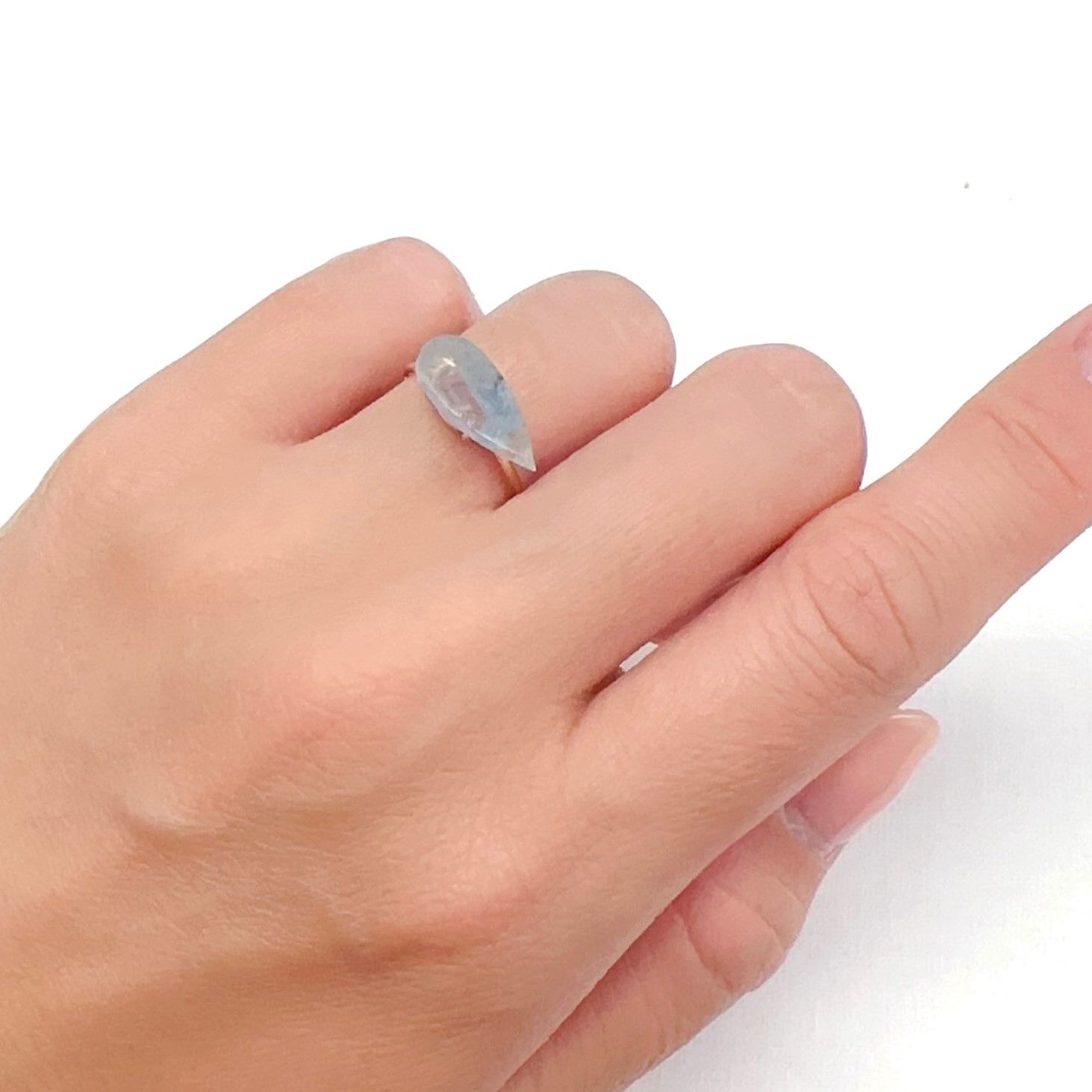 パライバクォーツ ブラジル産 2.40ct[240527404]15.1x6.4mm前後