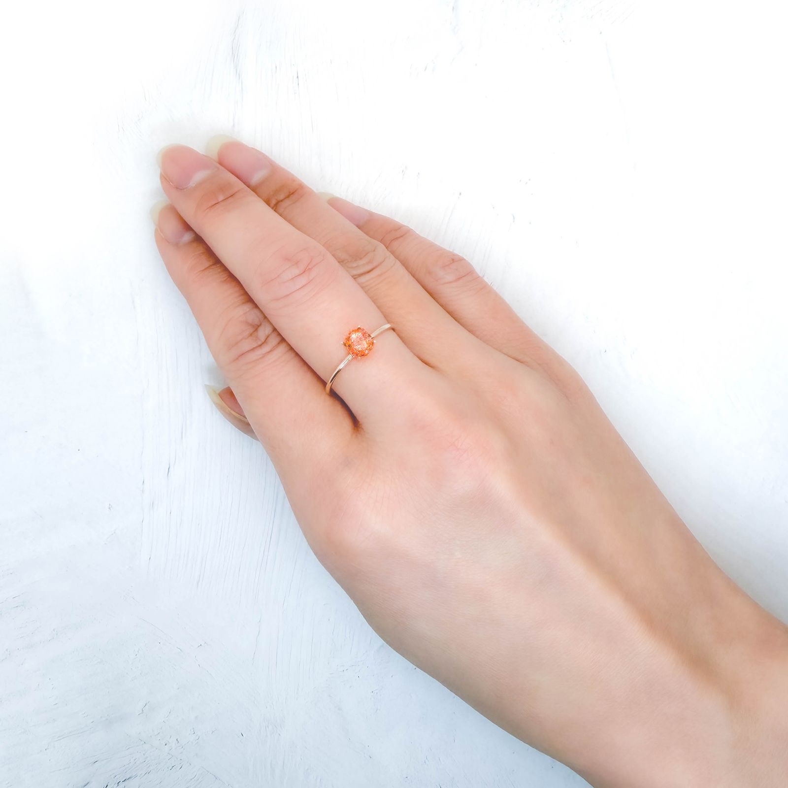 ◇オクタゴンカット◇イリュージョンサンストーン インド産 0.56ct / 5.2x4.8mm前後 [260215492]